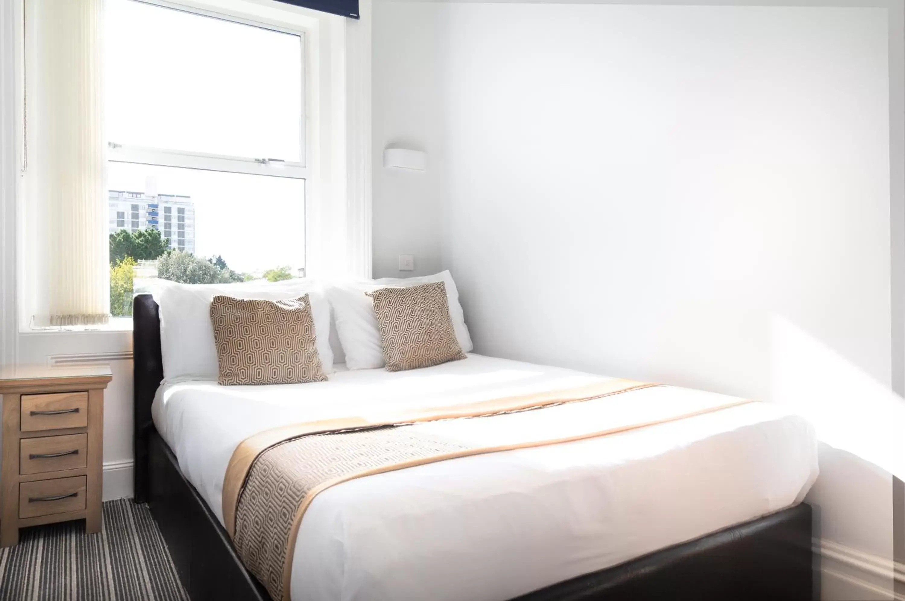 Budget Double Room in Applewood Hotel Budget Double Room in Applewood Hotel