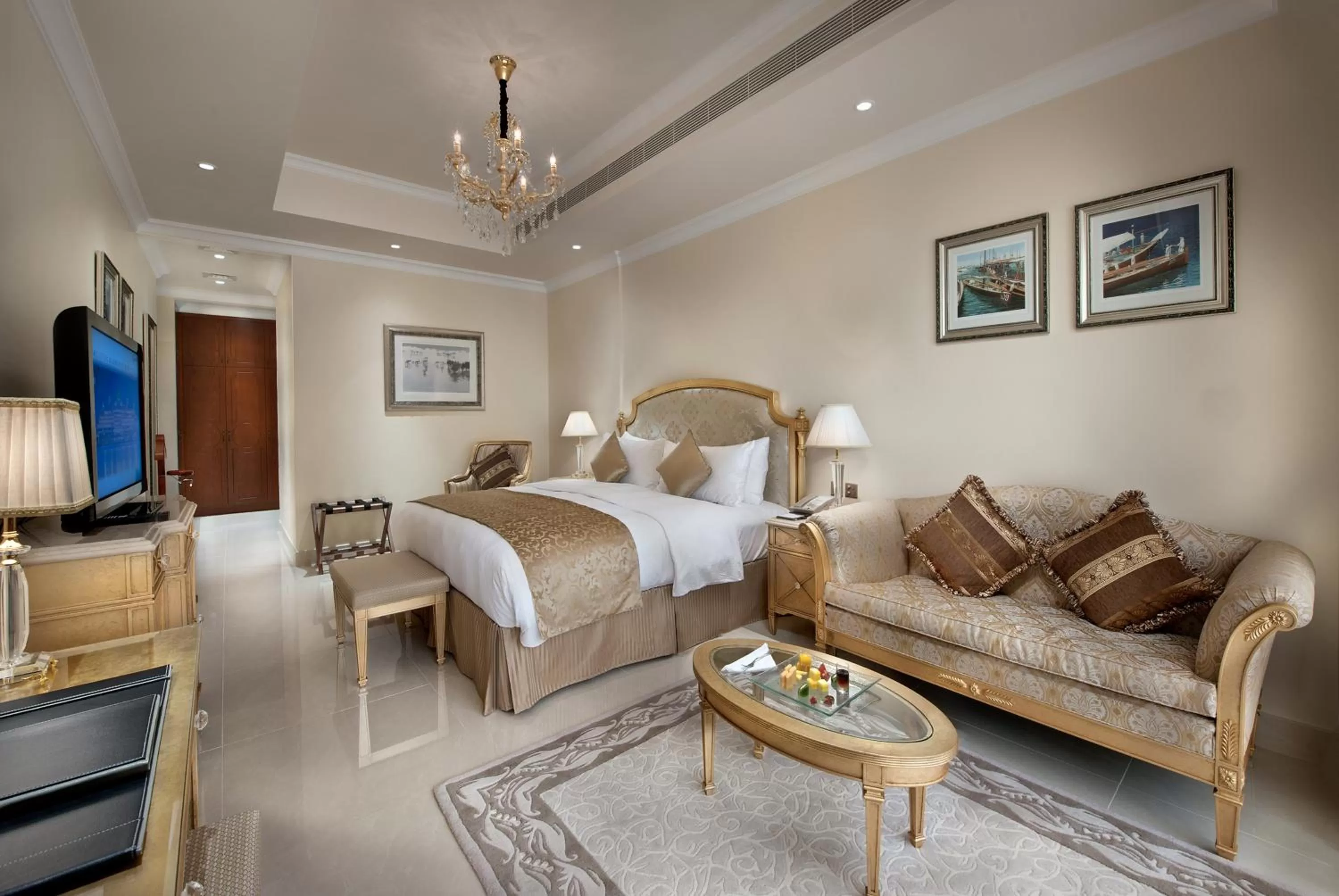 Bedroom, Bed in Kempinski Hotel Palm Jumeirah