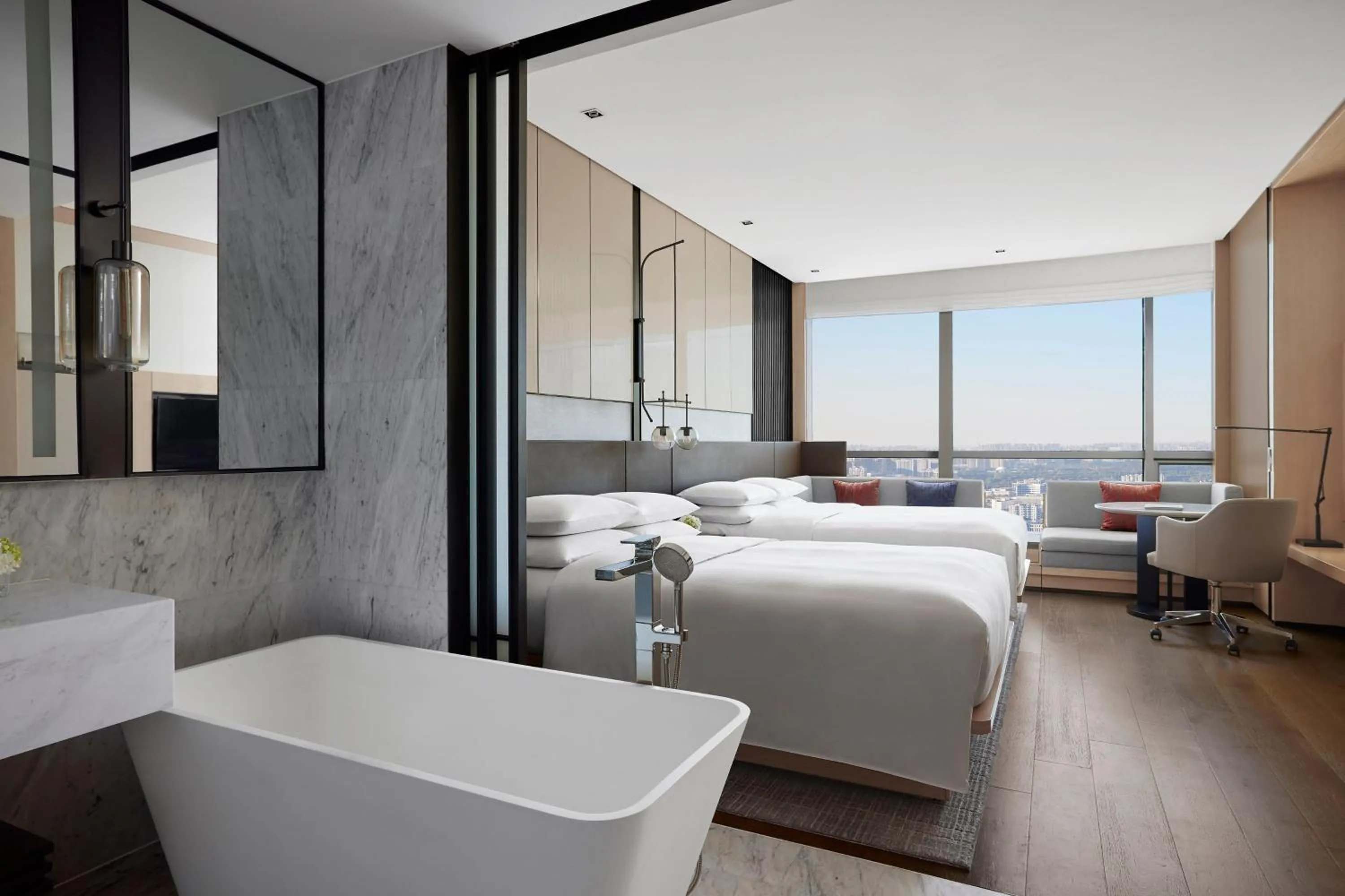 Photo of the whole room, Bed in Shenyang Marriott Hotel