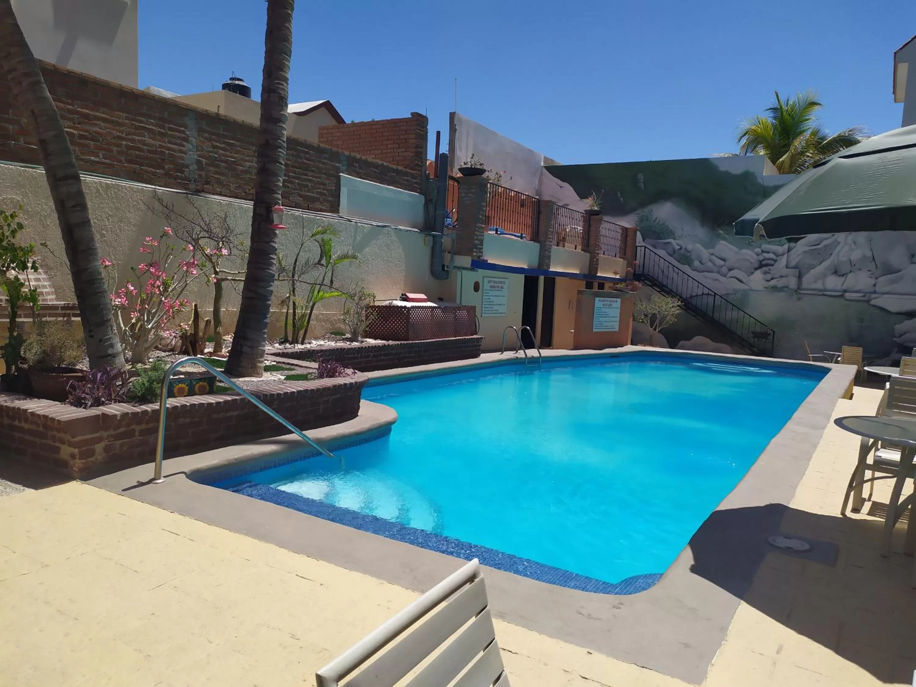 Swimming pool in Las Gaviotas Condo-Hotel La Paz BCS