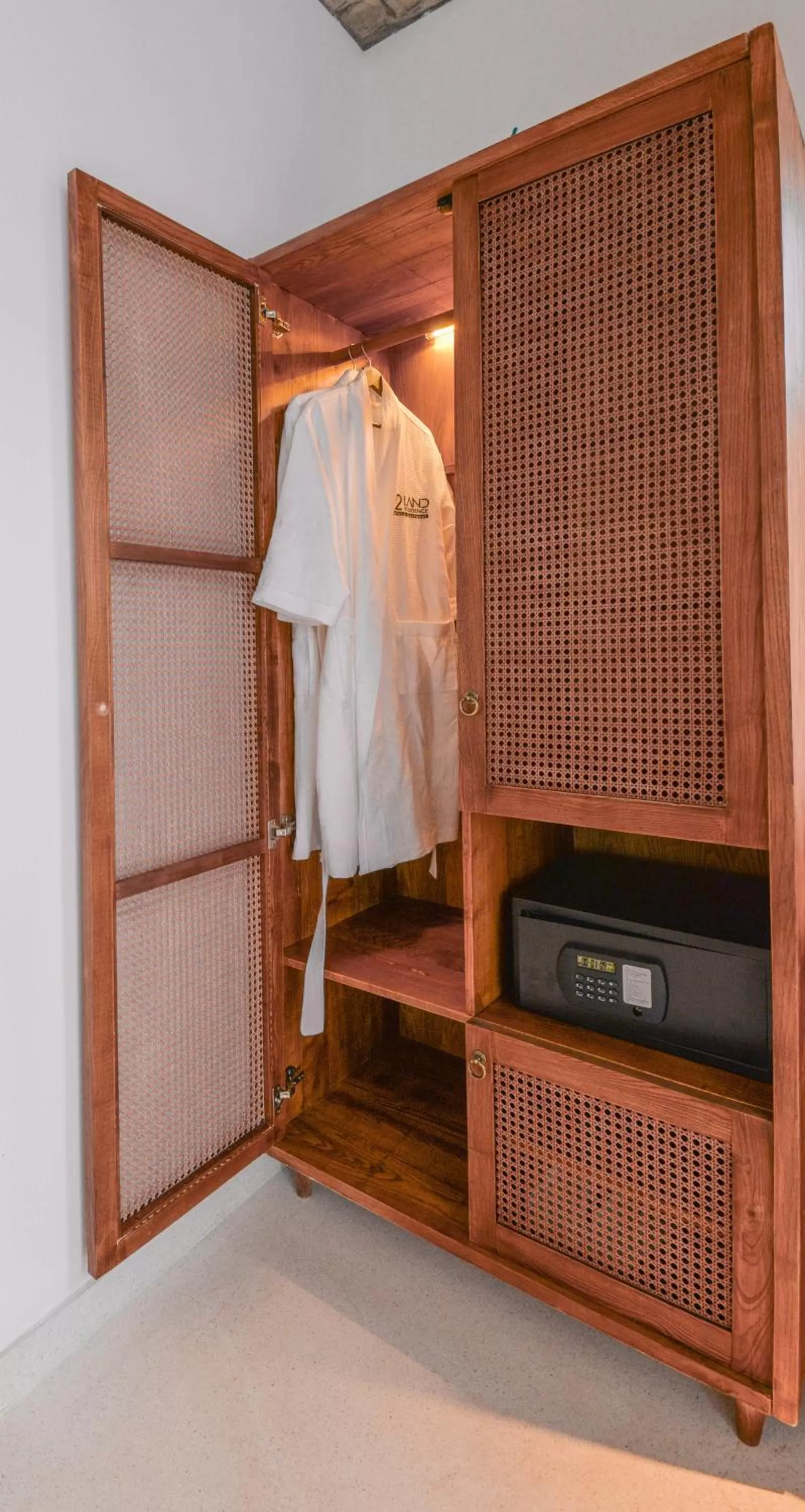 TV and multimedia in 22Land Hotel & Residence