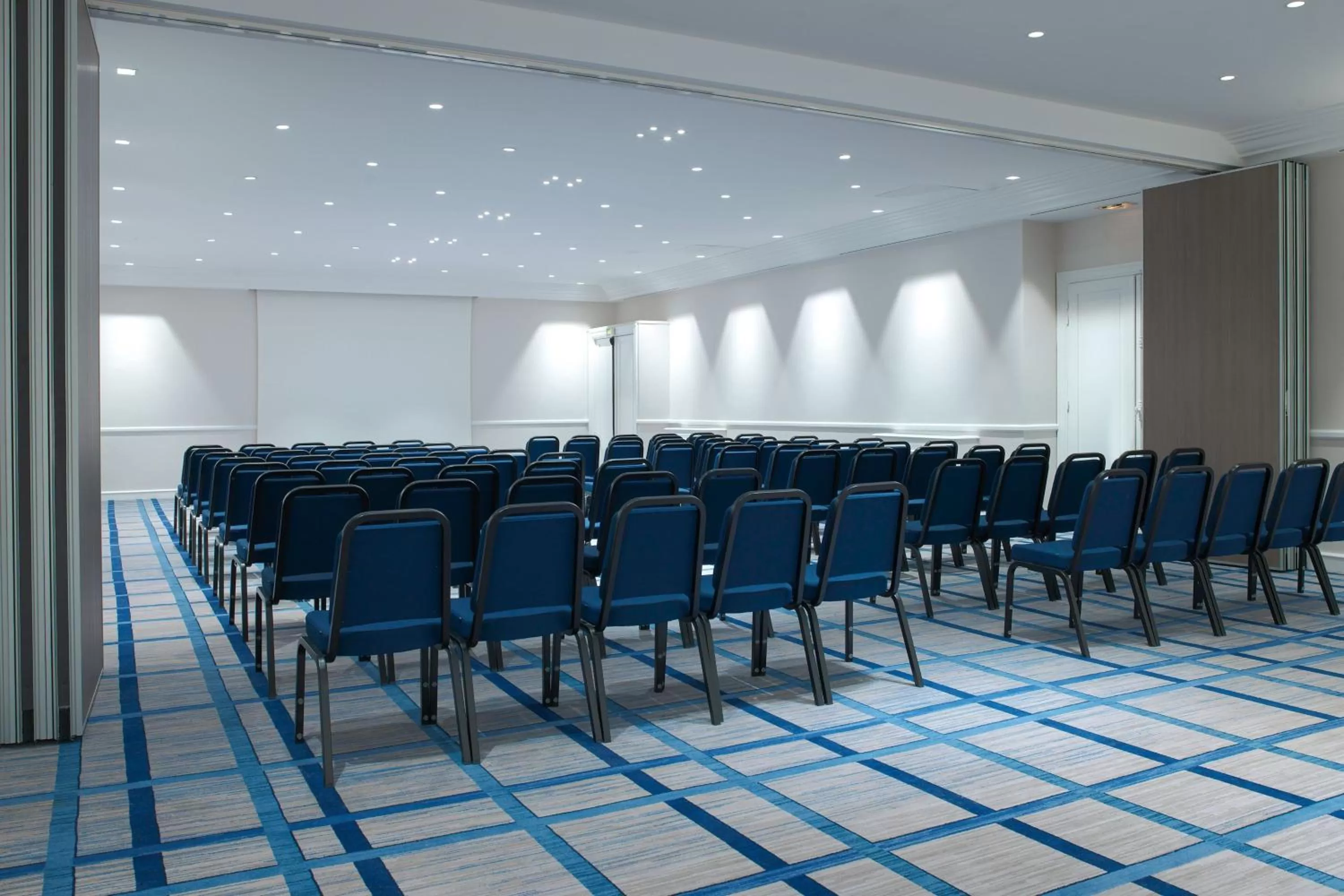Meeting/conference room in Paris Marriott Opera Ambassador Hotel