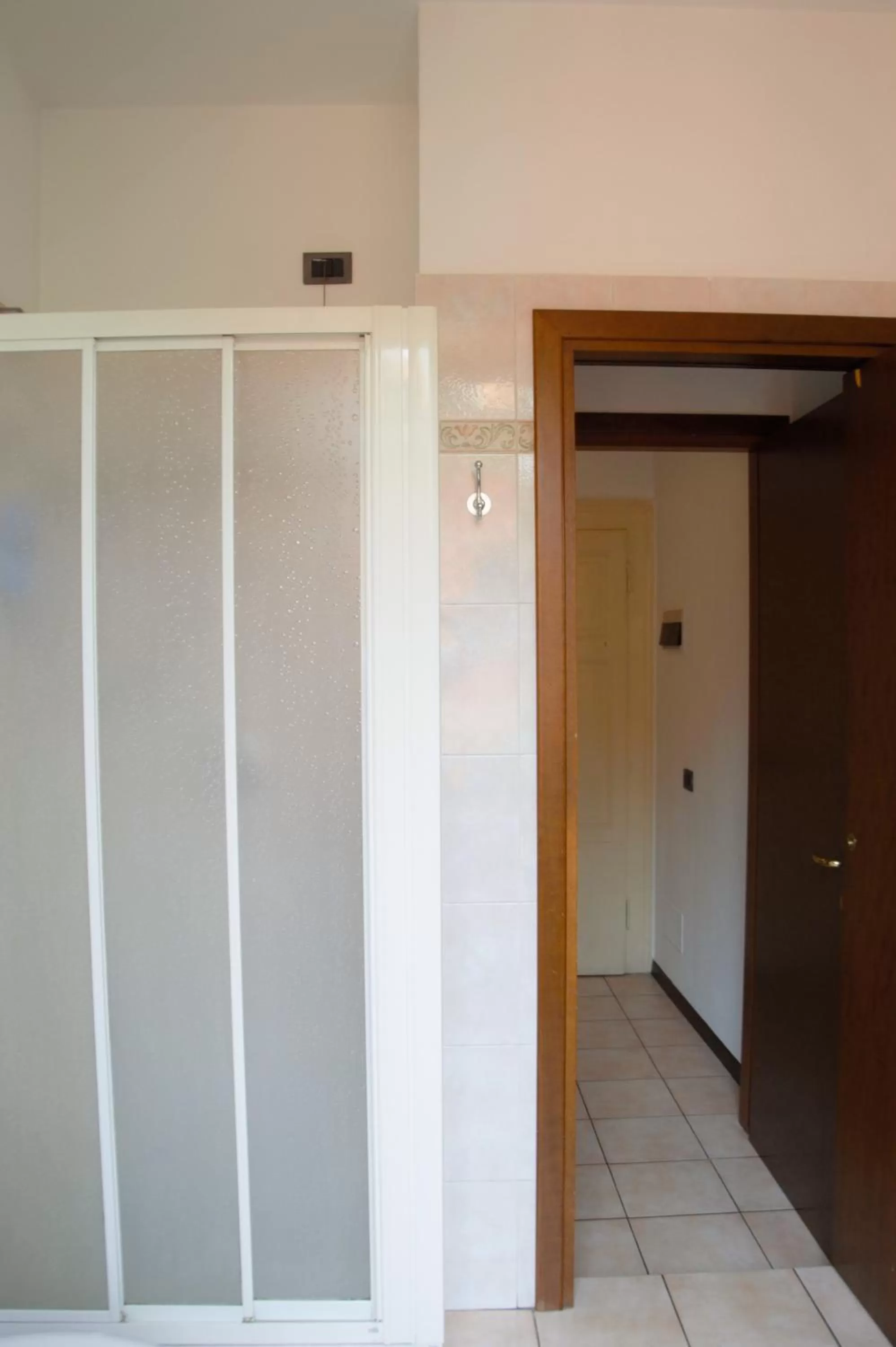 Shower in Zaffiro Blu Airport