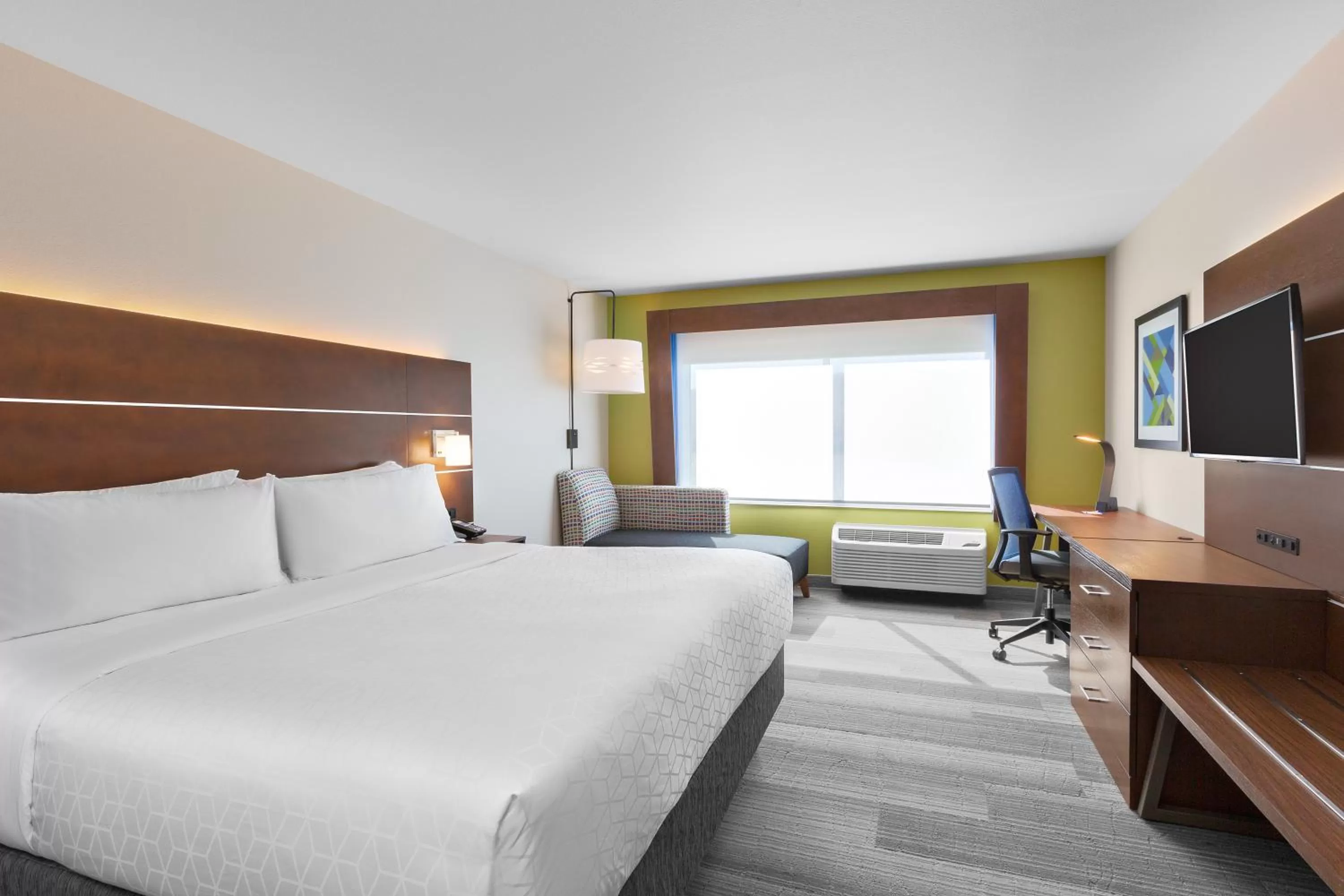 Bed in Holiday Inn Express & Suites - Union Gap - Yakima Area by IHG