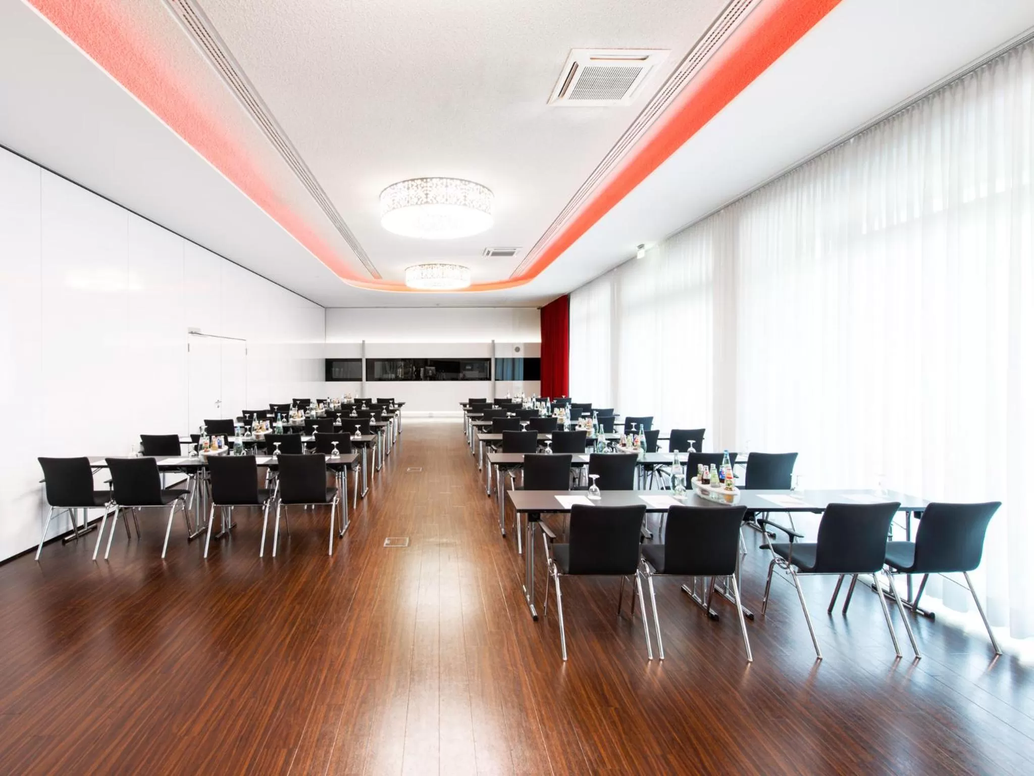 Business facilities in DORMERO Hotel Hannover