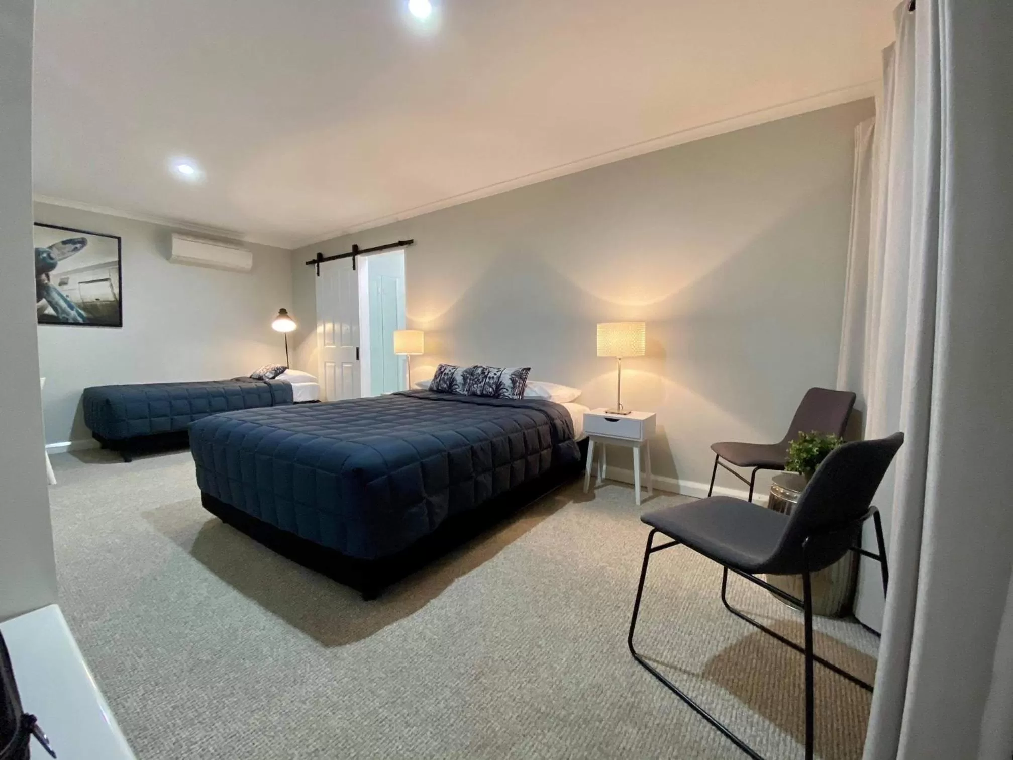 Bed in Estelle Kramer Motel