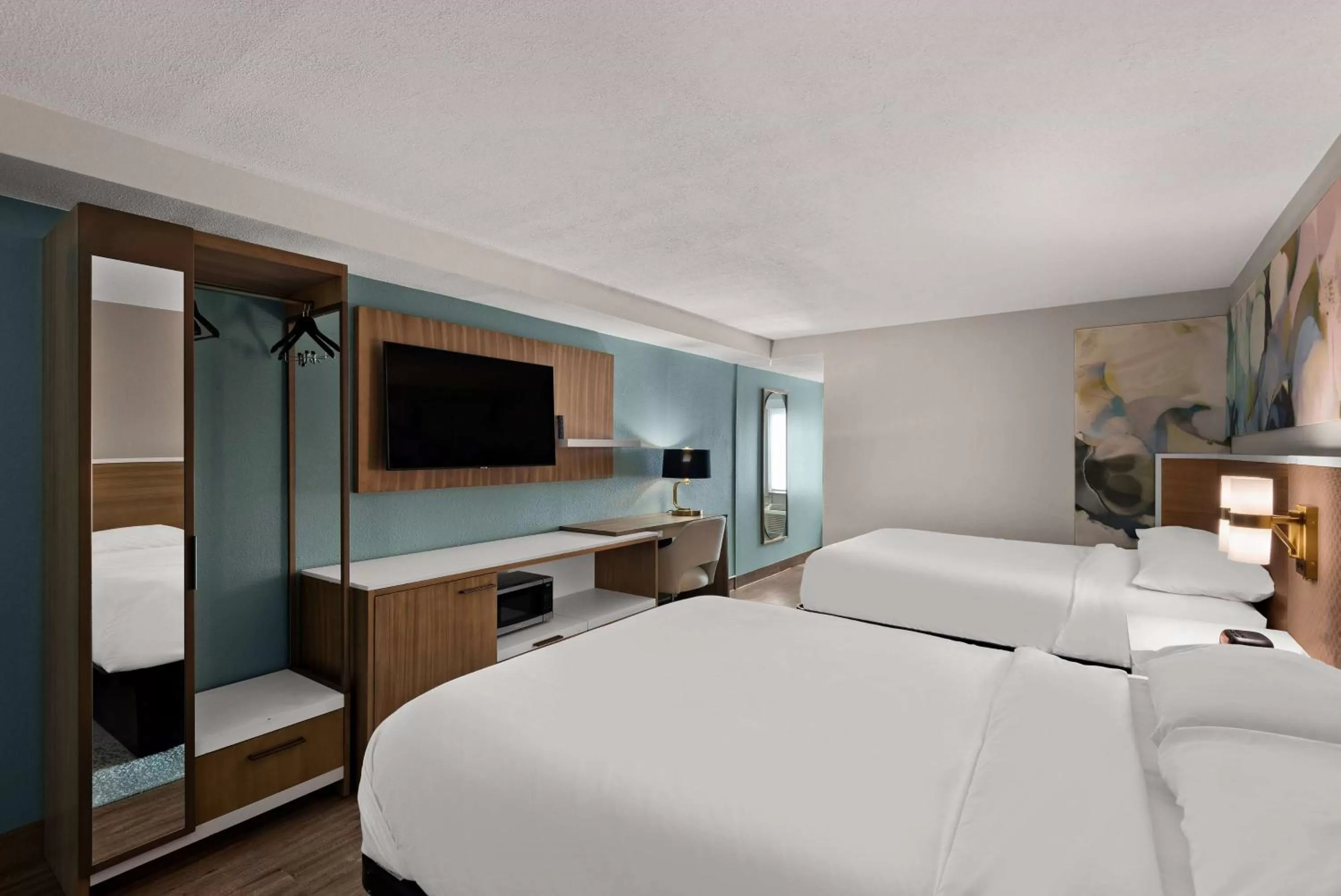 Photo of the whole room, Bed in Wyndham Garden Ankeny