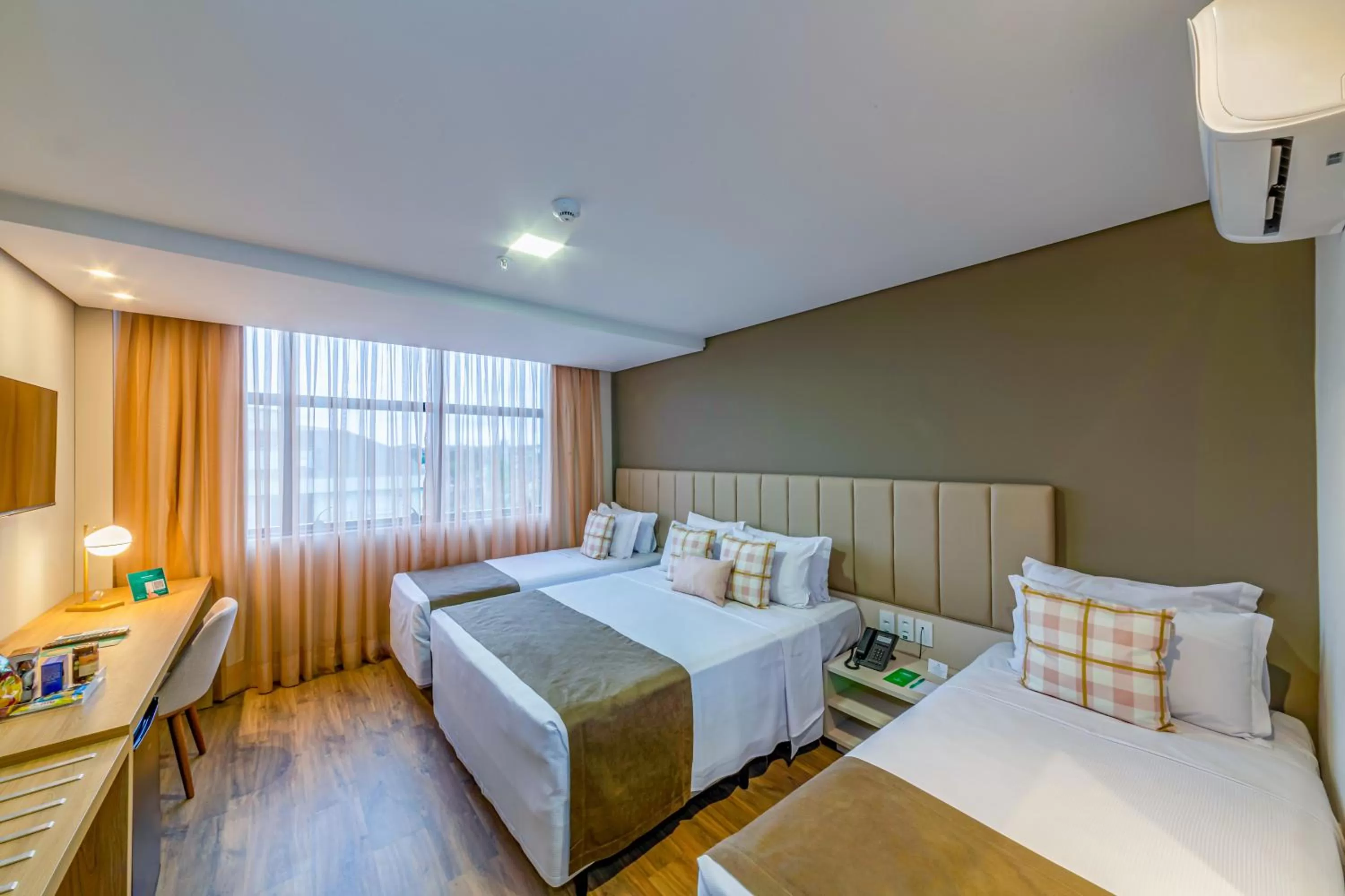 Bedroom, Bed in Laghetto Canela