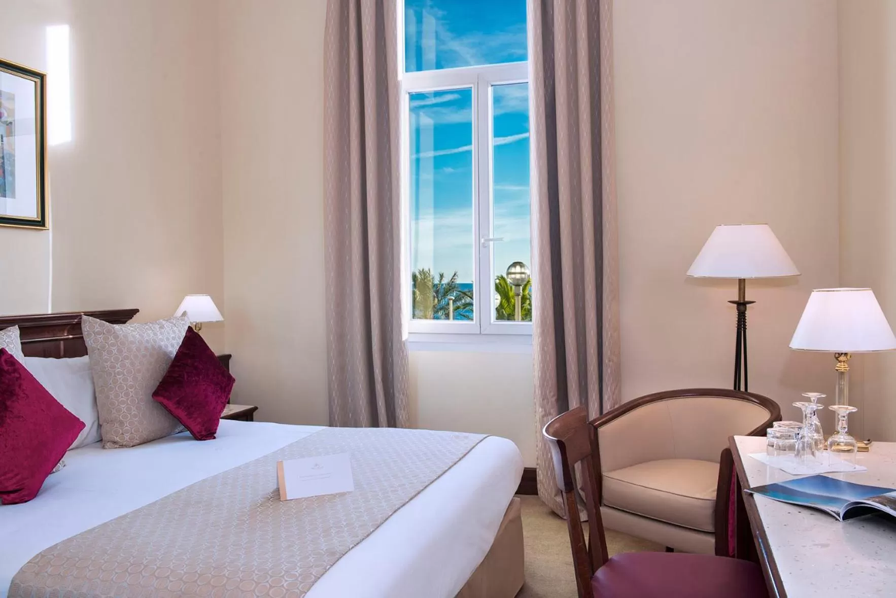 Bedroom, Bed in Hôtel West End Promenade