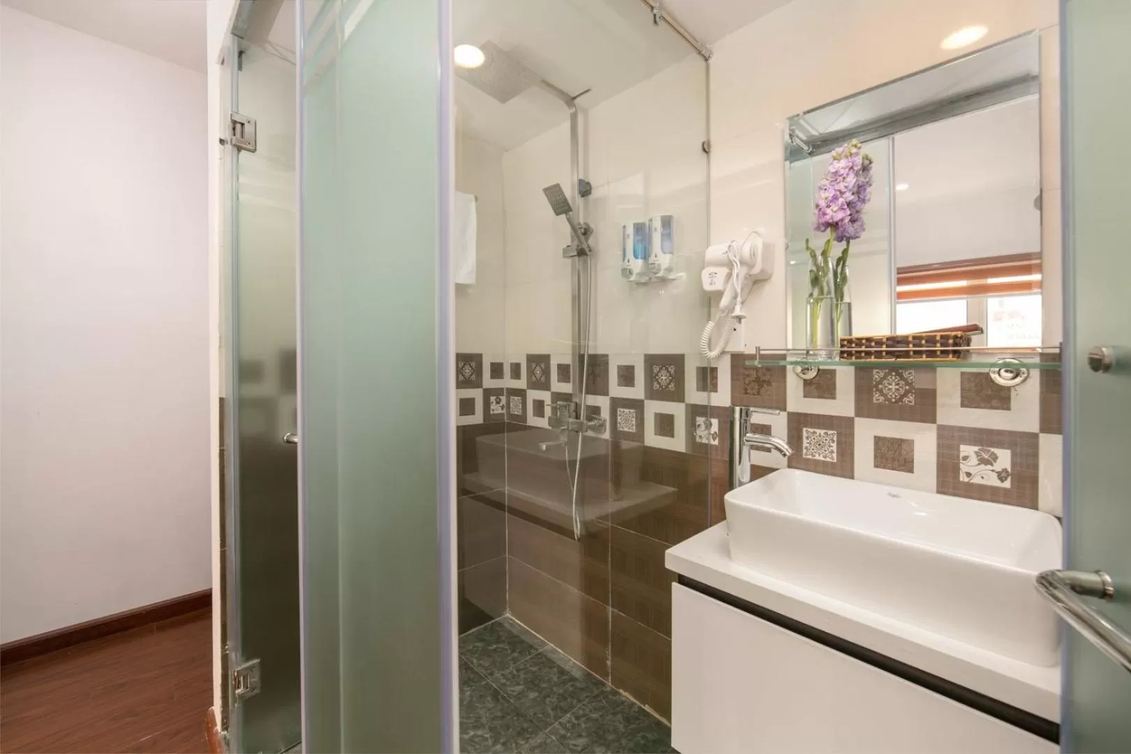 Shower in Hanoi Aria Central Hotel & Spa