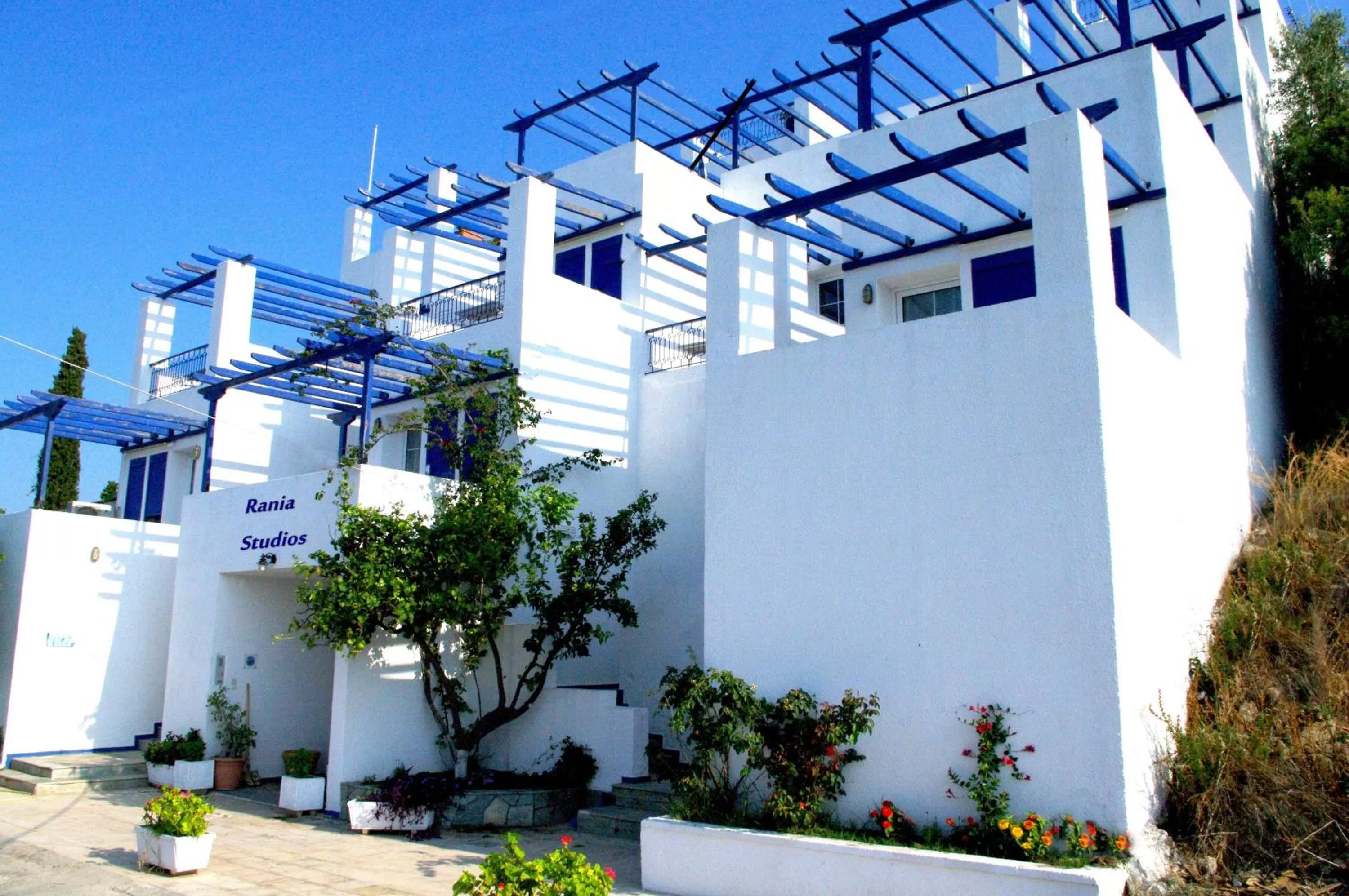 Facade/entrance in Rania Studios