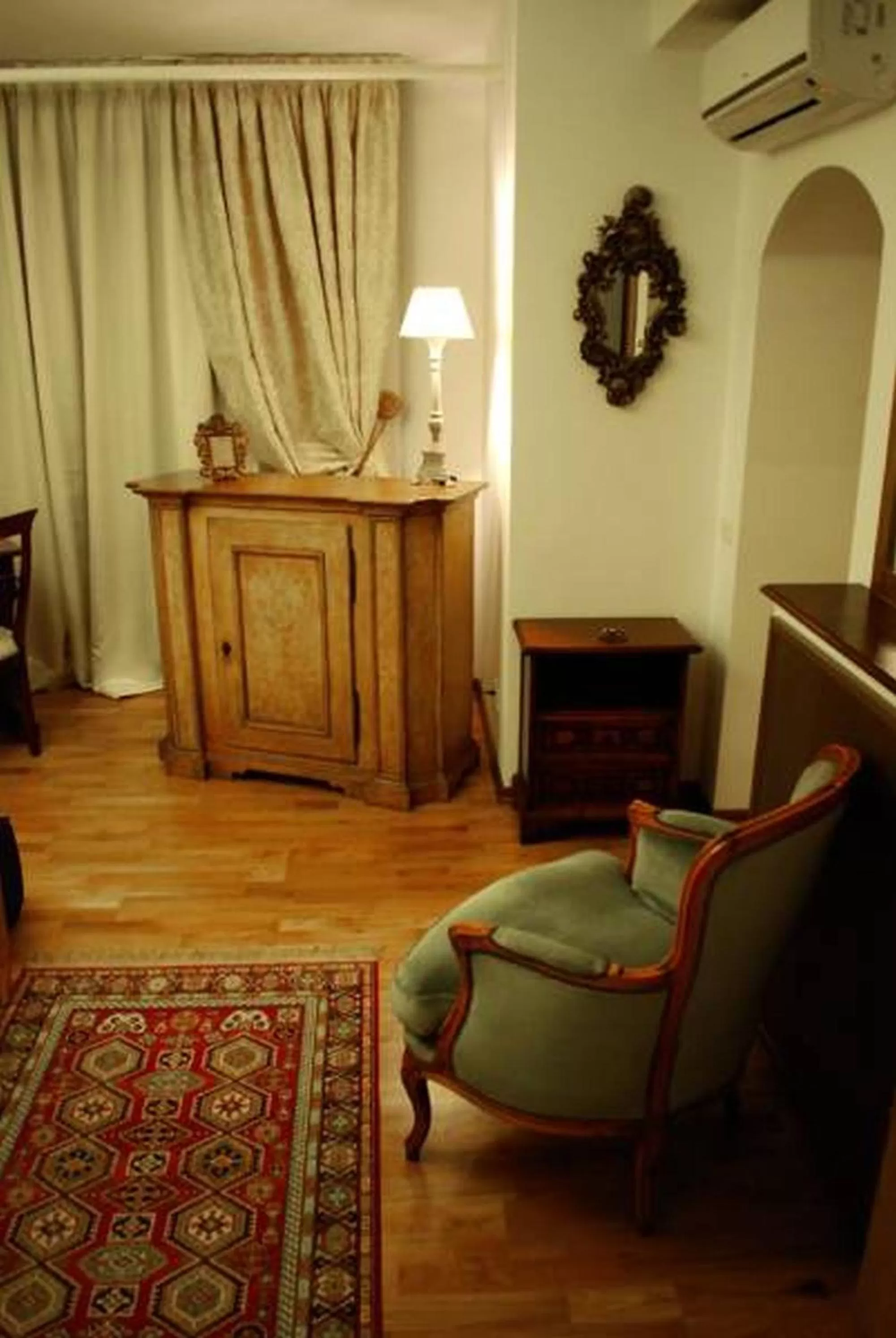 Grand Boutique Hotel