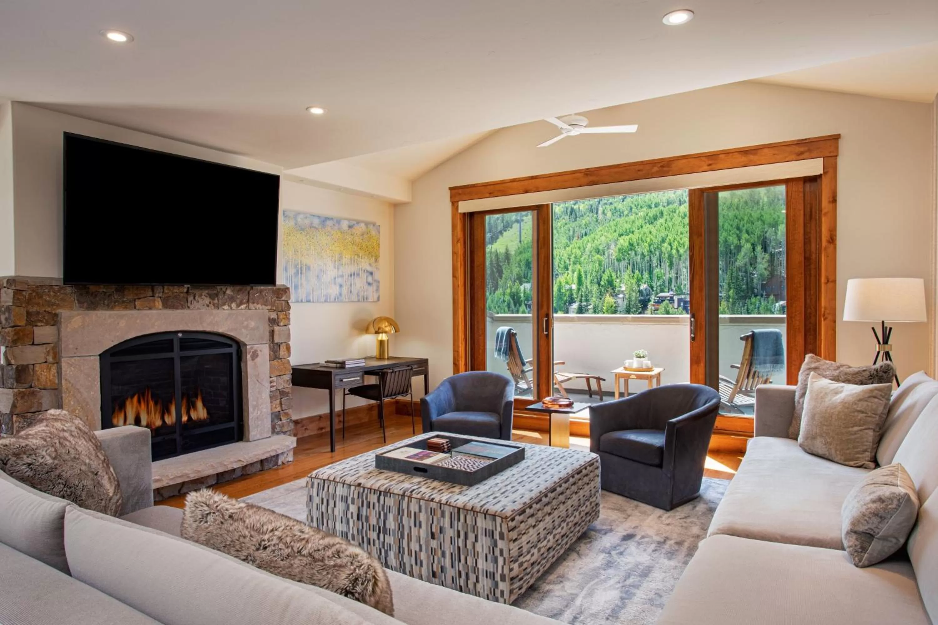 Living room in The Hythe, a Luxury Collection Resort, Vail