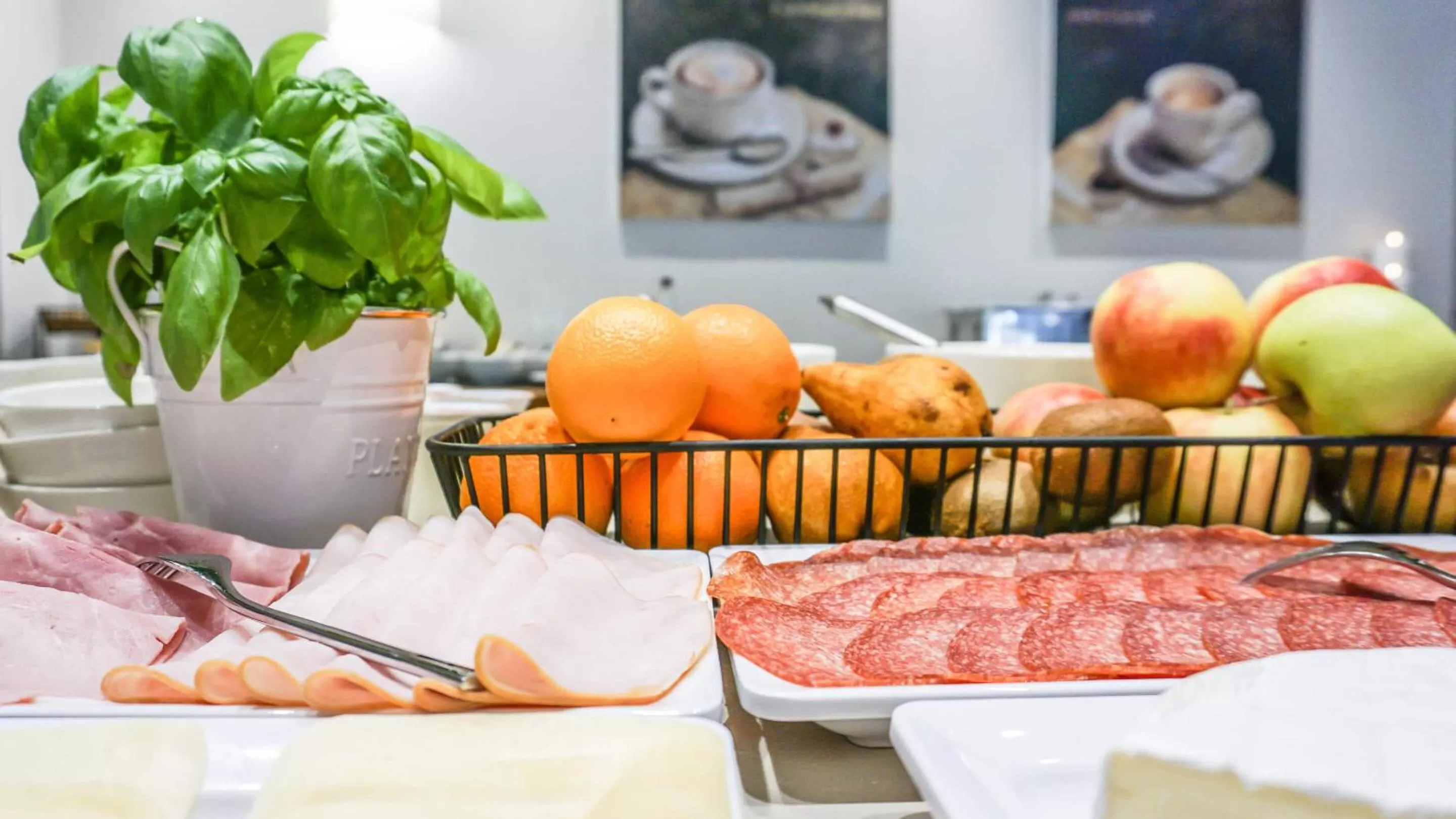 Food and drinks in Hotel Villa Laurus