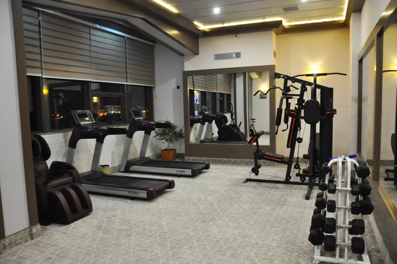 Fitness centre/facilities in Parliament Palace Hotel