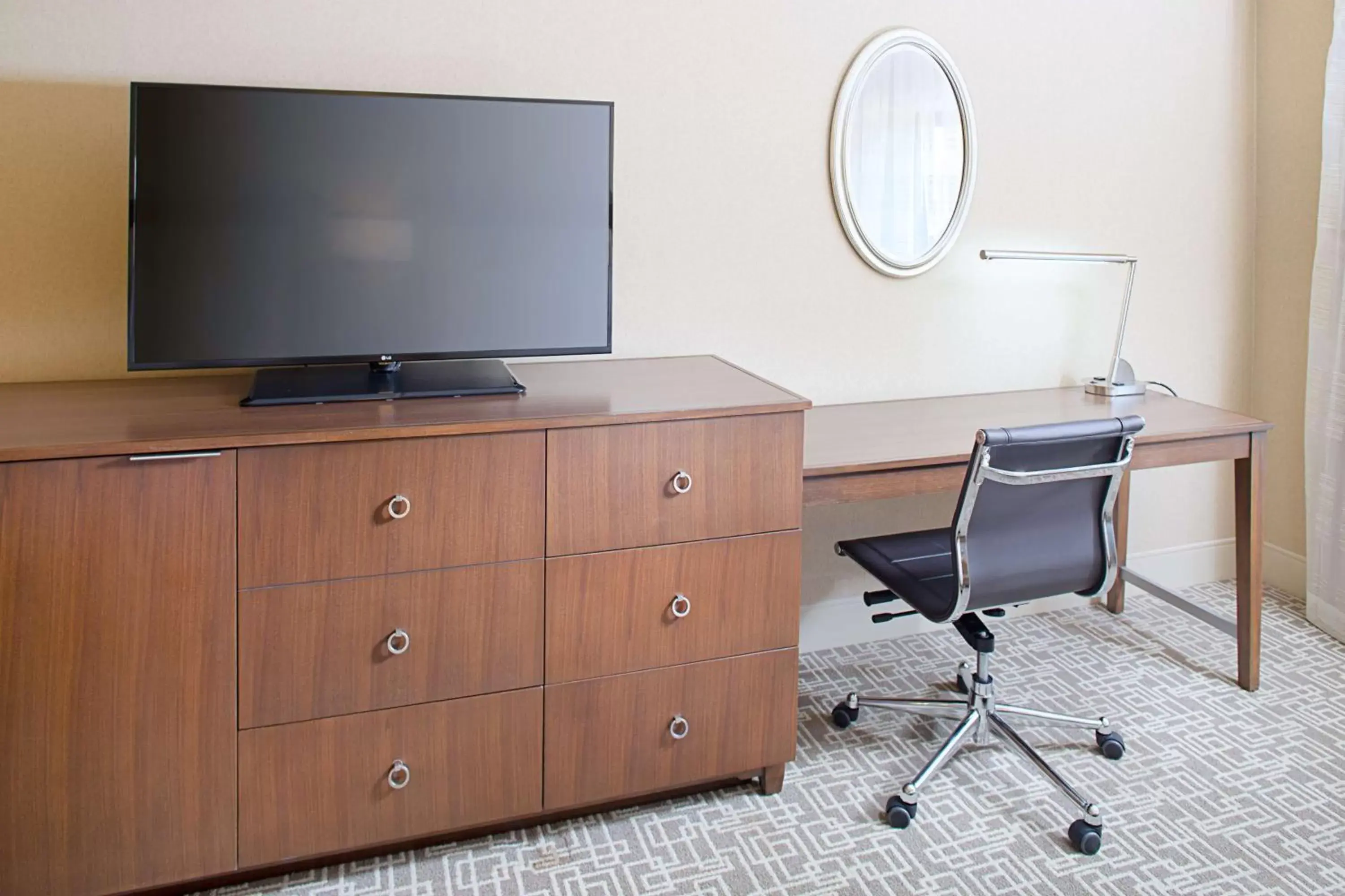 King Room with Roll-In Shower - Disability Access in Hilton Boston Dedham King Room with Roll-In Shower - Disability Access in Hilton Boston Dedham