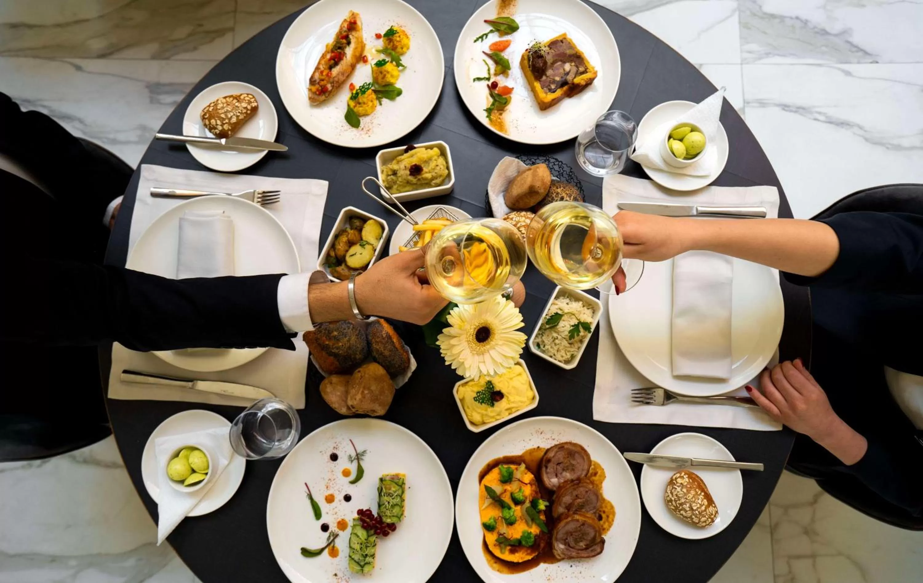 Restaurant/places to eat in Radisson Blu Hotel Casablanca City Center