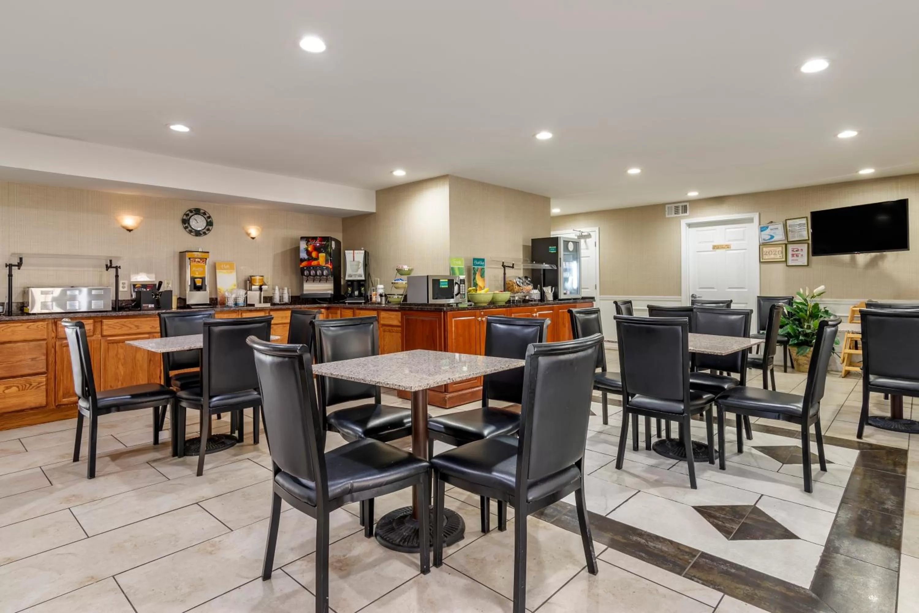 Breakfast in Quality Inn Conyers I-20