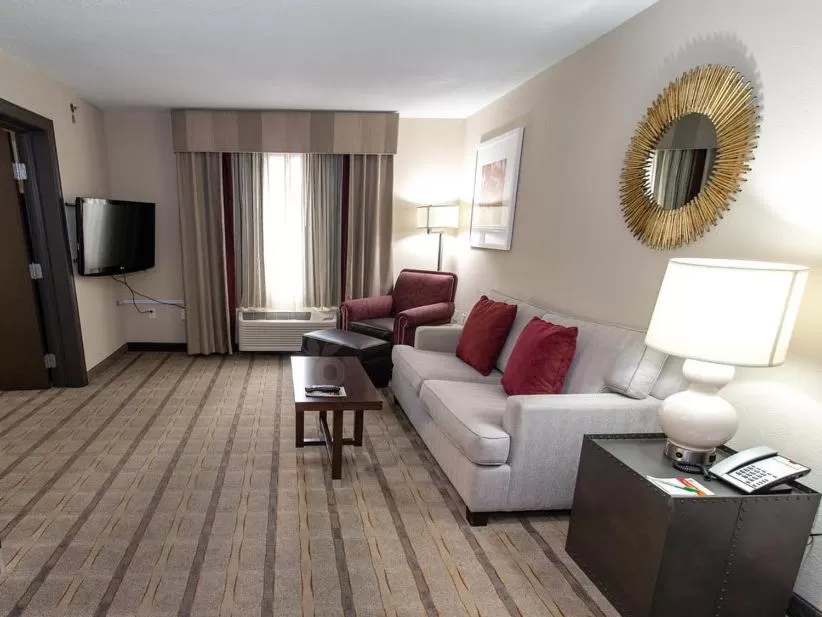 Living room in Holiday Inn Charlotte Airport by IHG