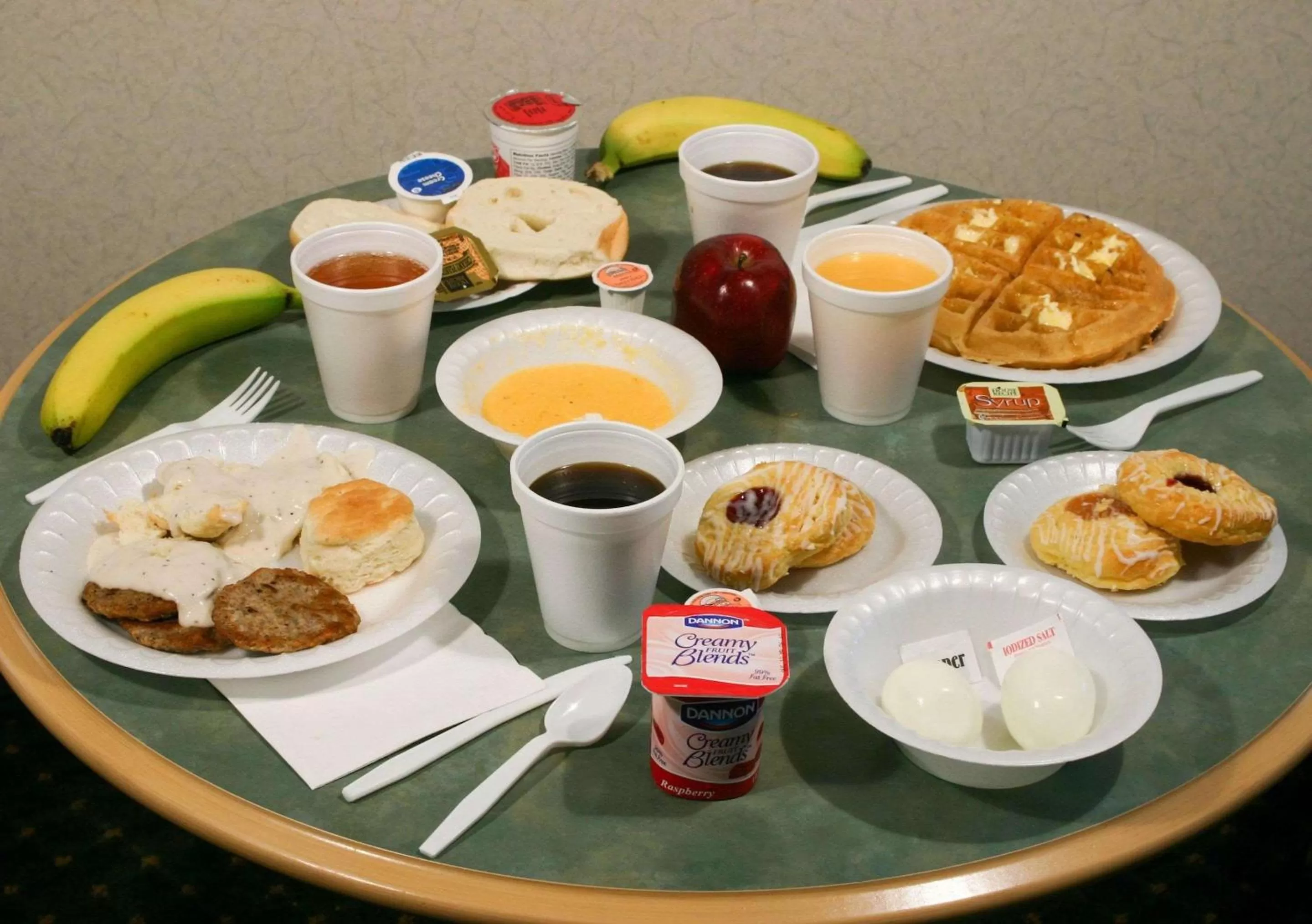 Restaurant/places to eat in Quality Inn & Suites Biltmore East