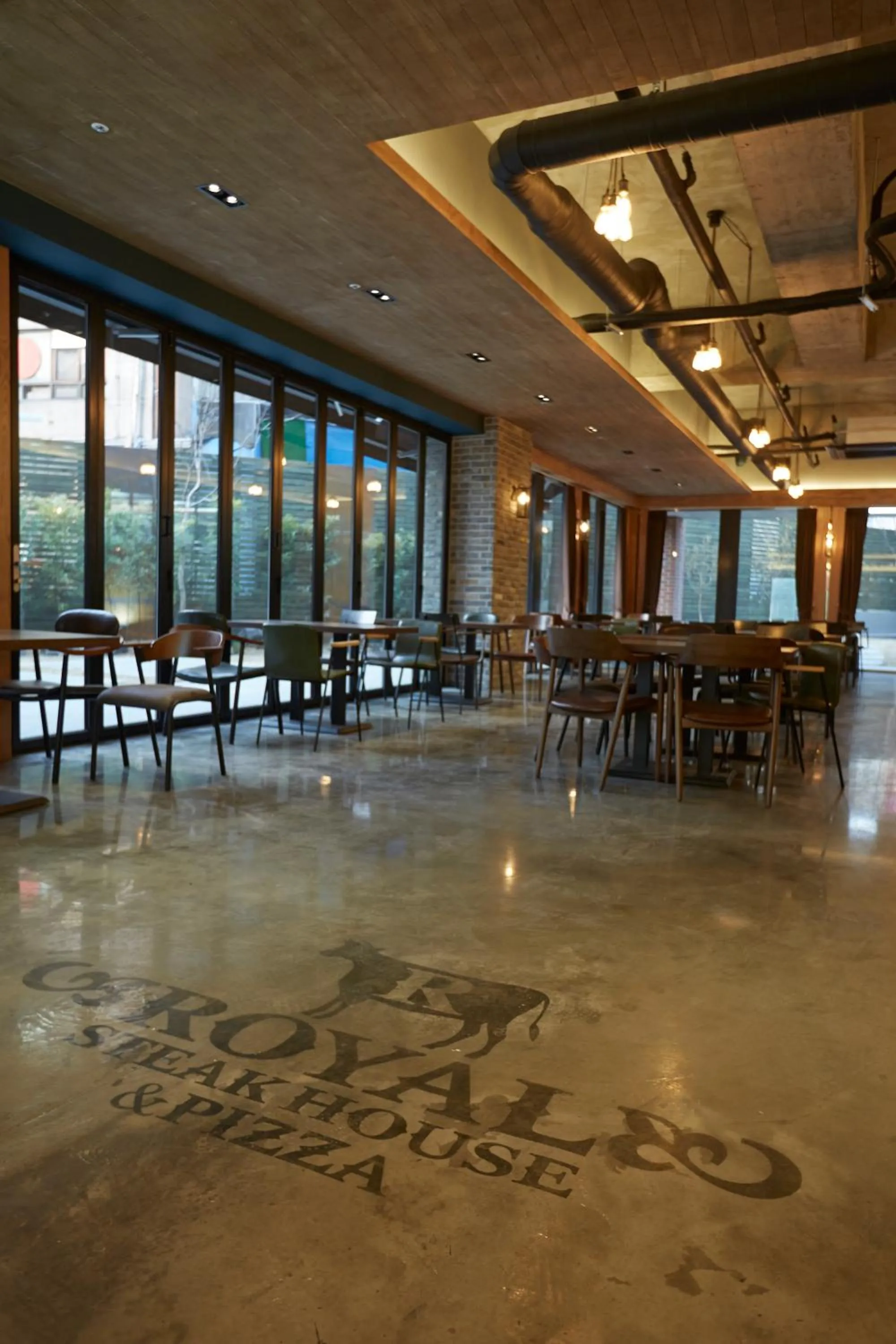 Restaurant/places to eat in Royal Square Hotel Seoul