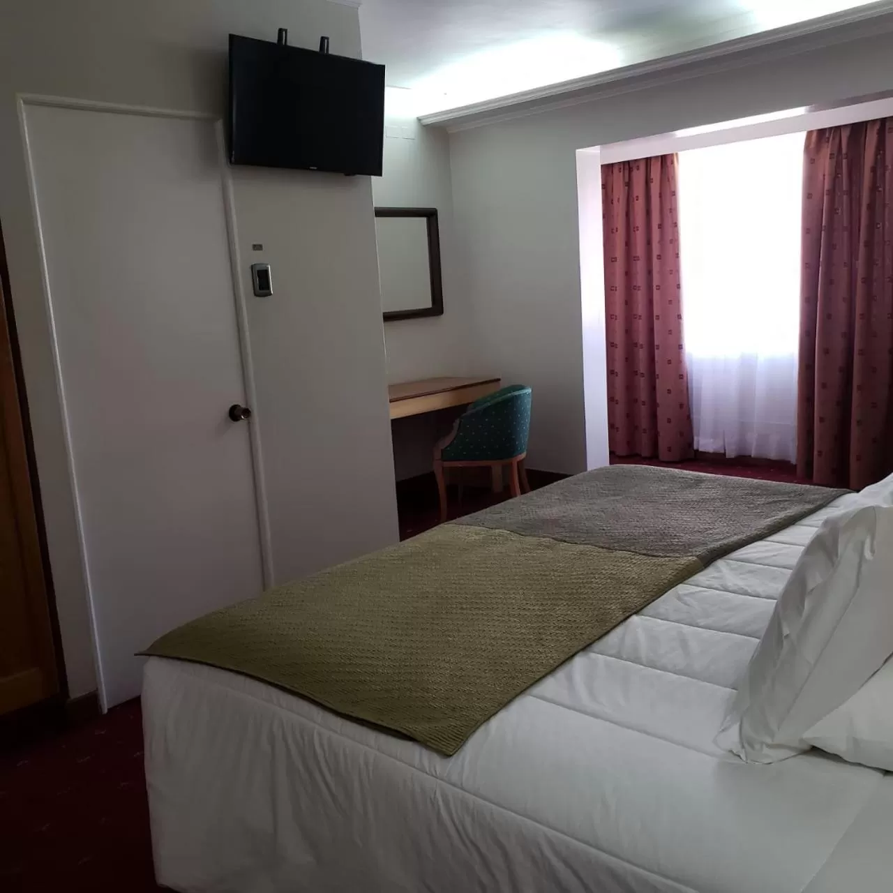 Bed in Hotel Gavina Express