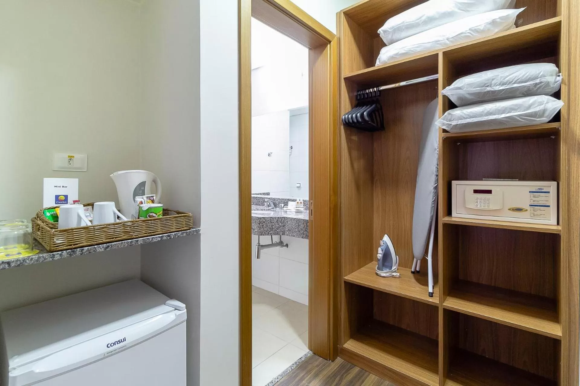 Coffee/tea facilities in Comfort Hotel Bauru