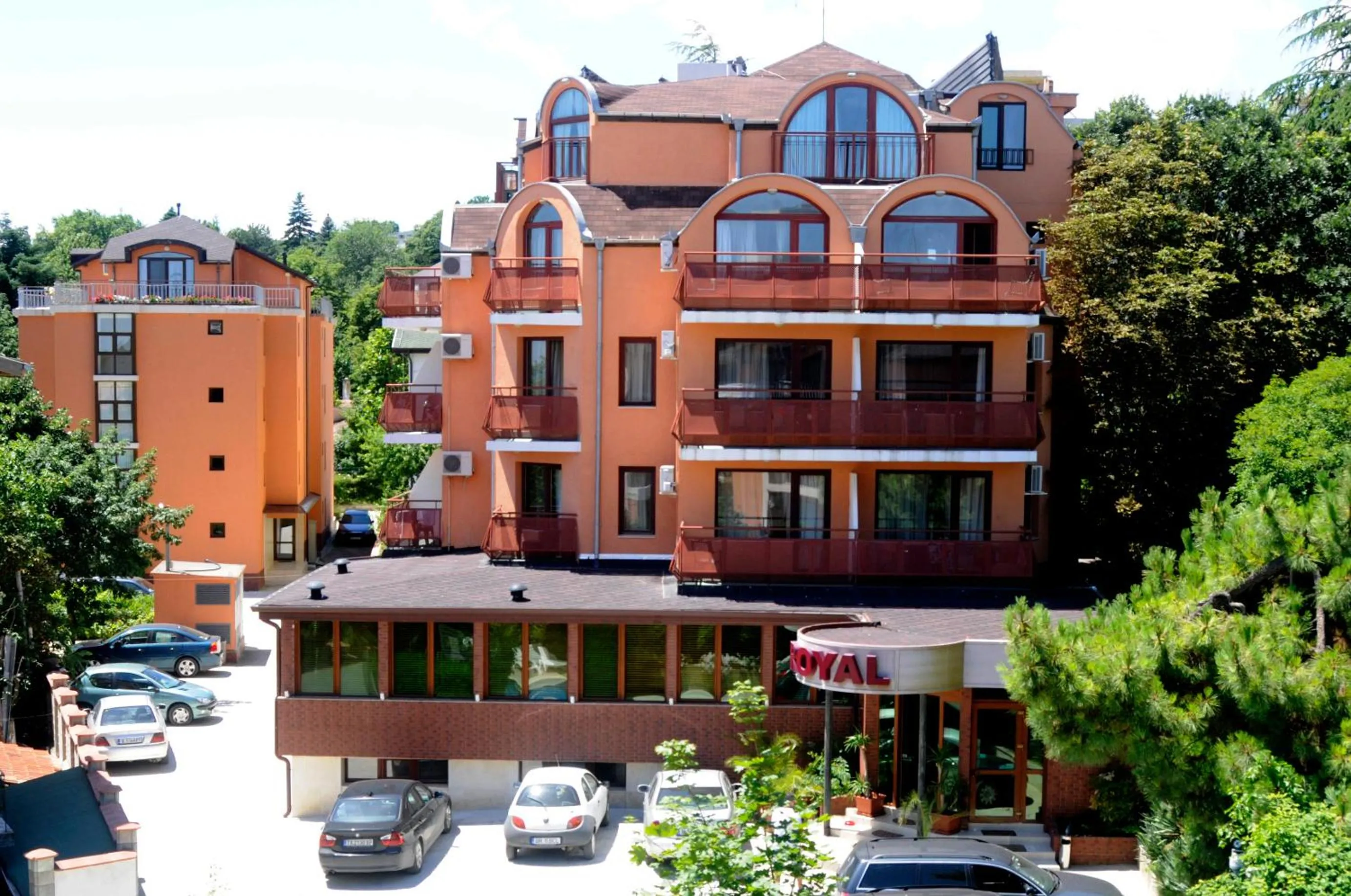 Property building in Royal Beach