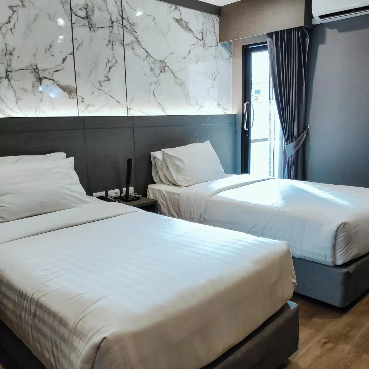 Bedroom in Hyde Park Hotel Bangkok