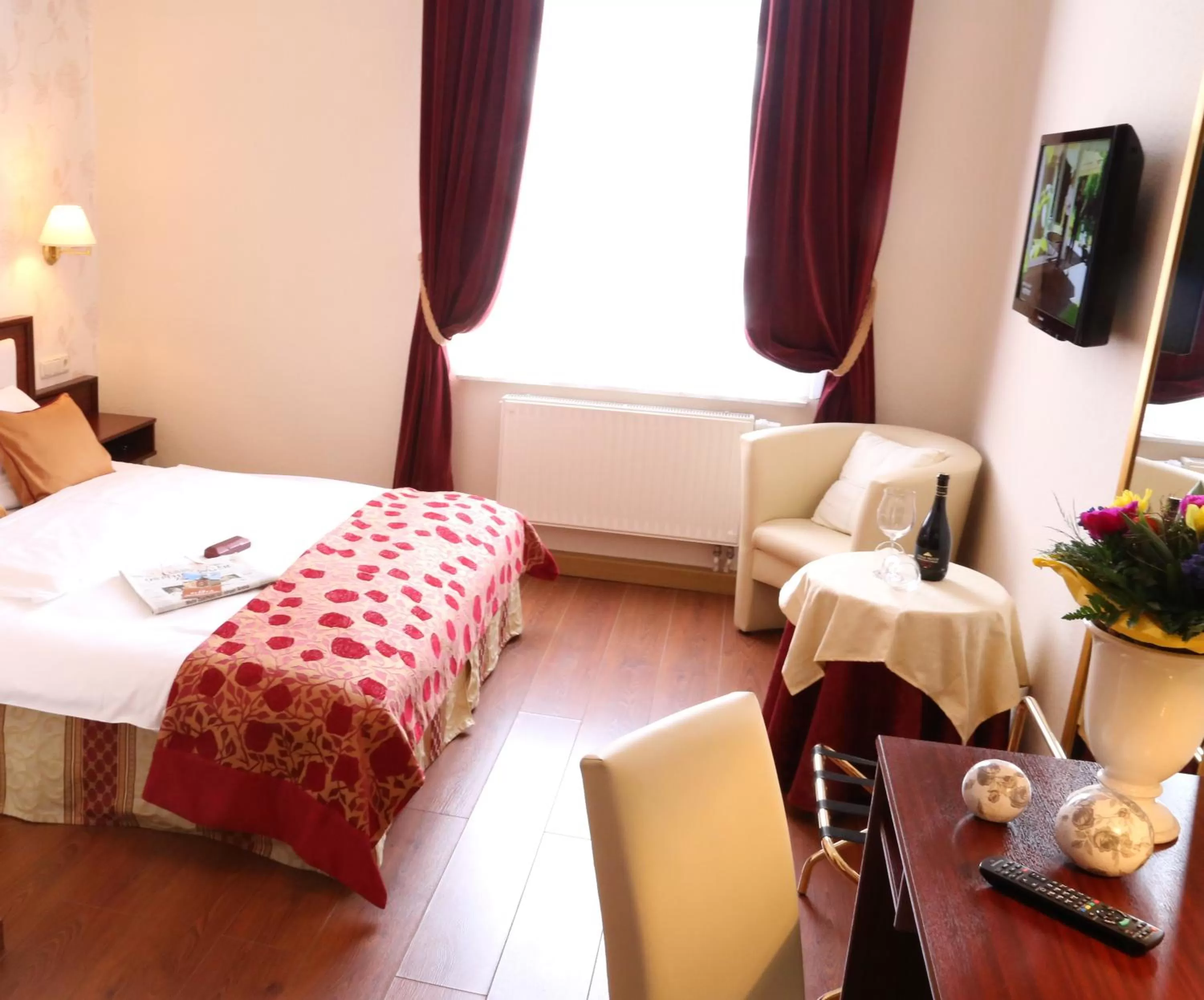 Photo of the whole room in In Piazza