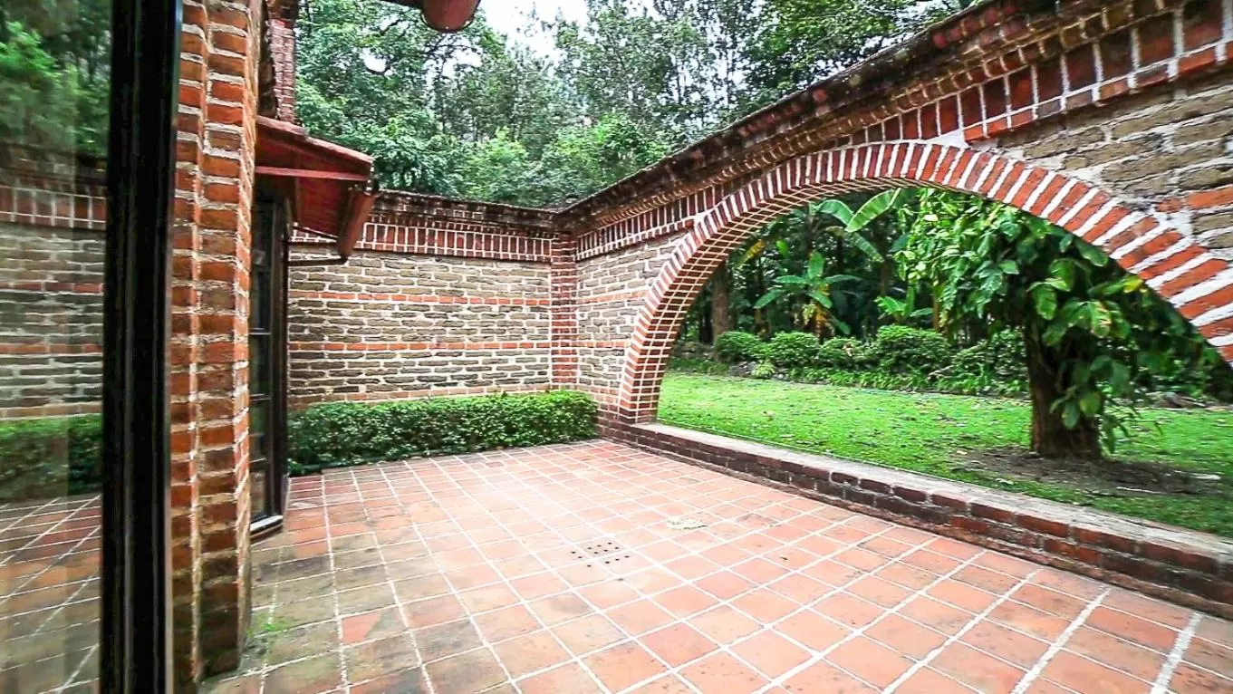 Patio in Hotel San Buenaventura de Atitlán