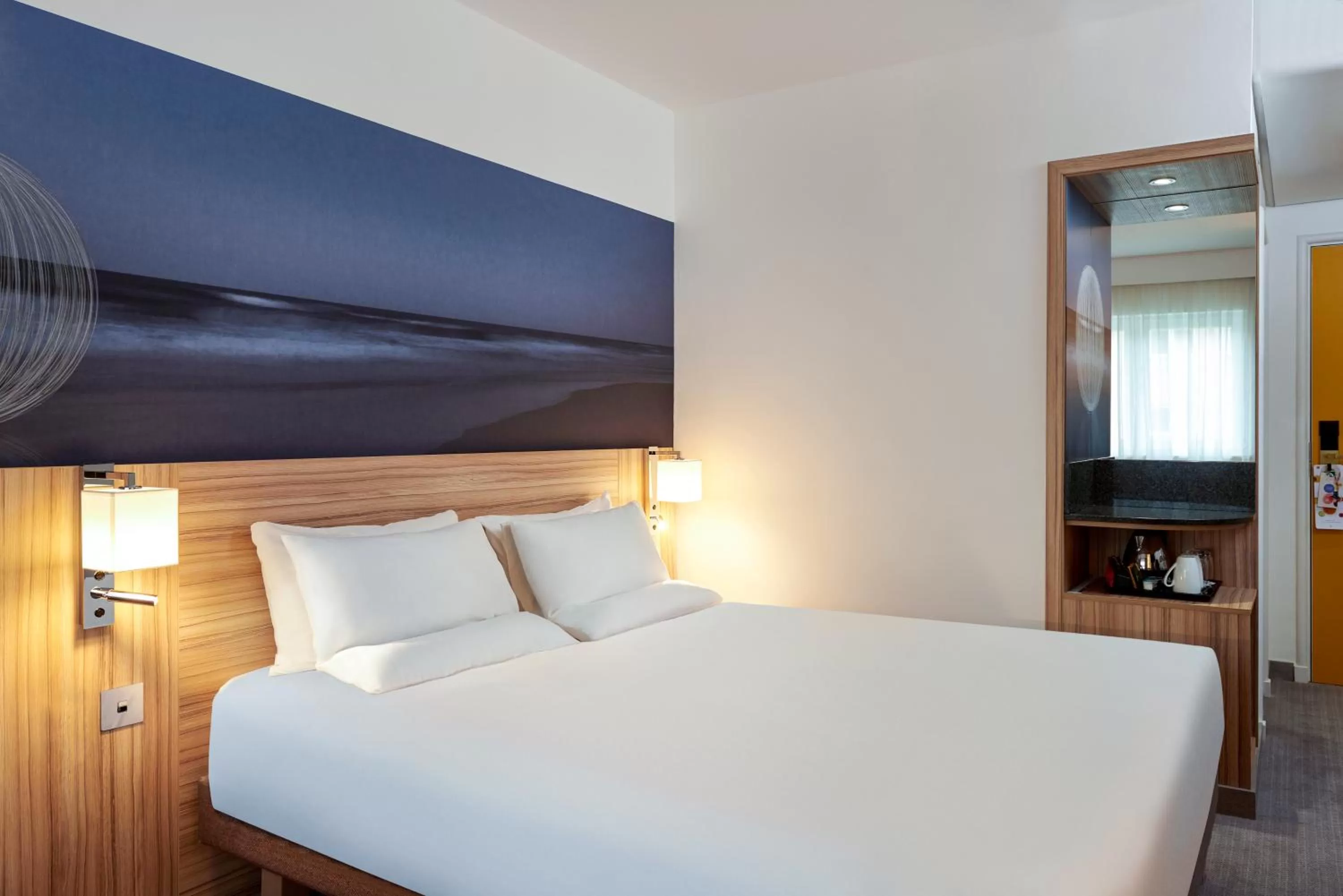 Bedroom, Bed in Novotel London Stansted Airport