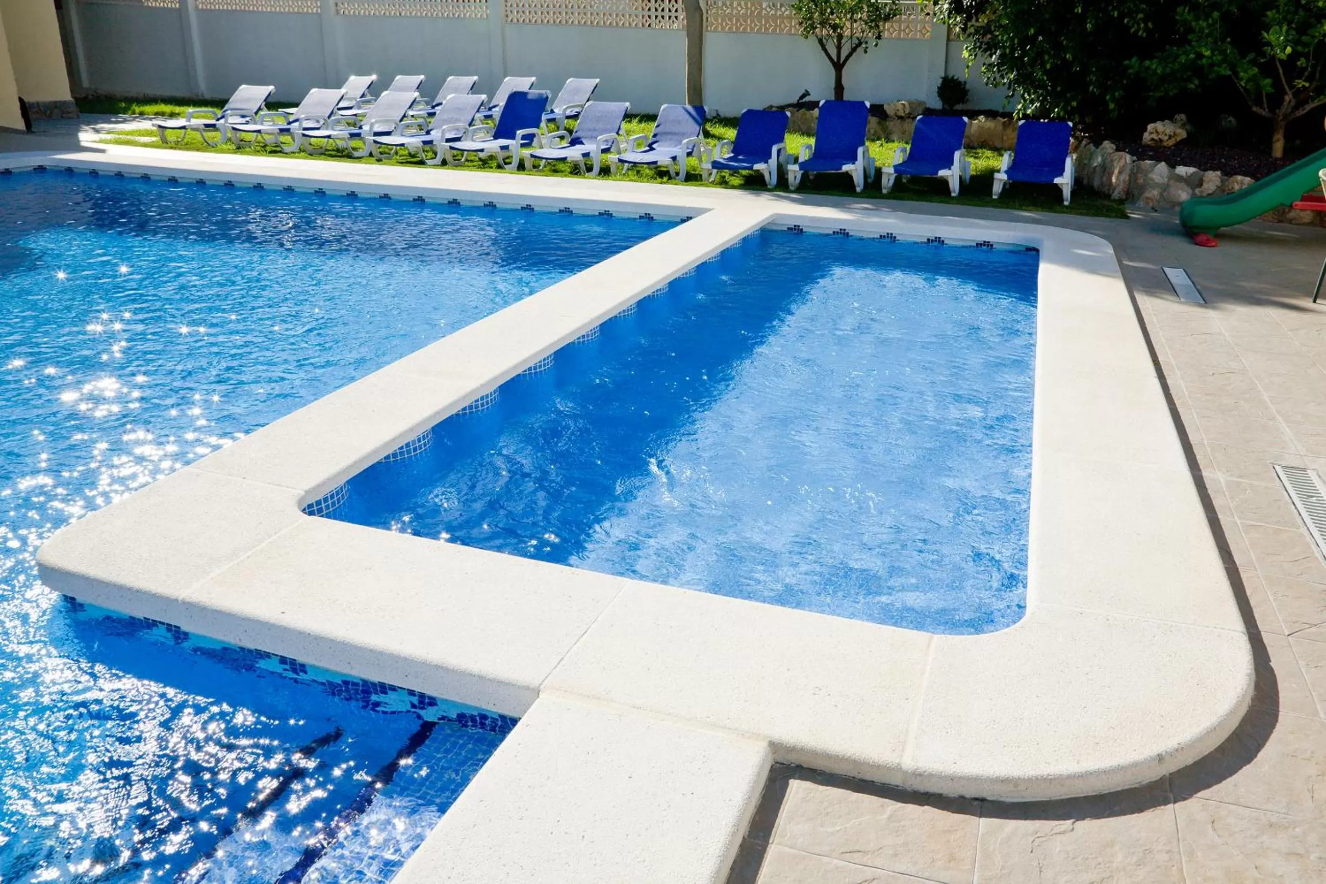 Swimming pool in Ona Aldea del Mar