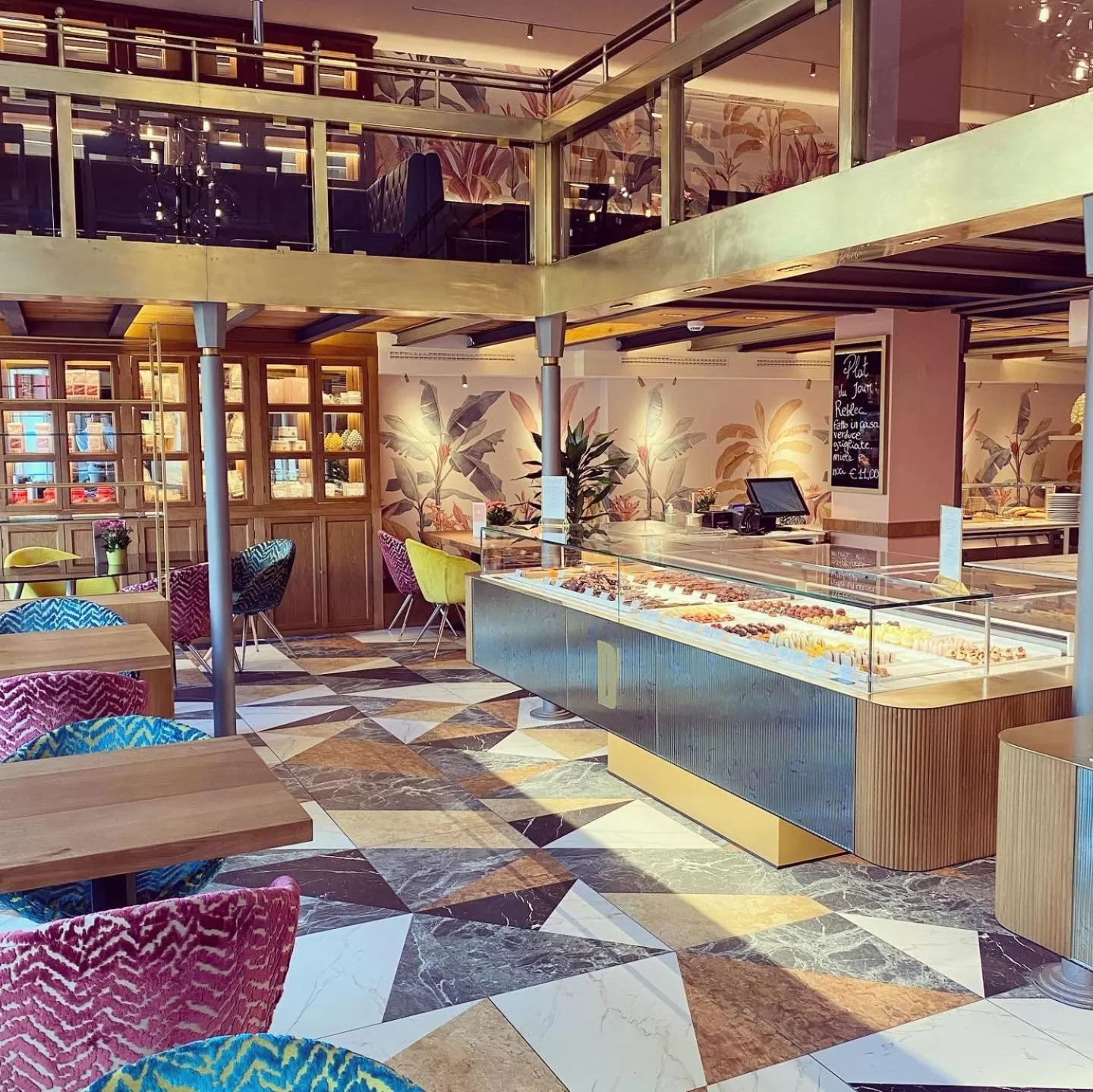 Restaurant/places to eat in Duca D'Aosta Hotel