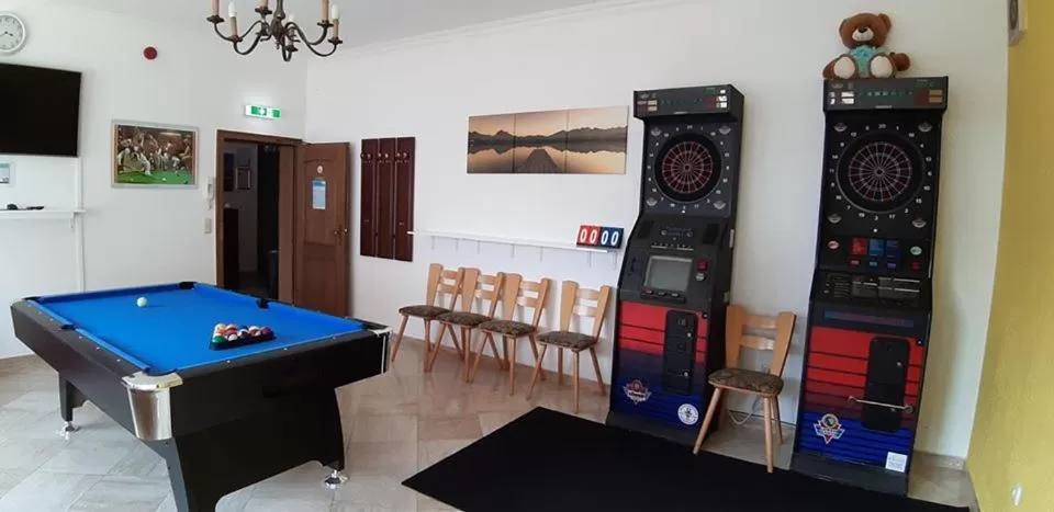 Billiard in Hotel Medebach - Zum Schwanenkönig
