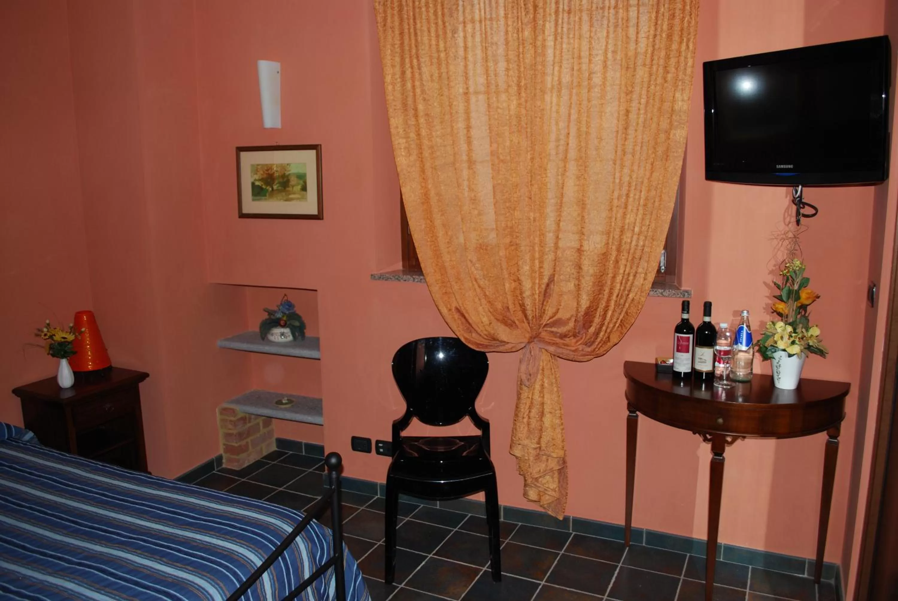 Decorative detail, Bed in B&B l'Angolo di Rosina con ristorante