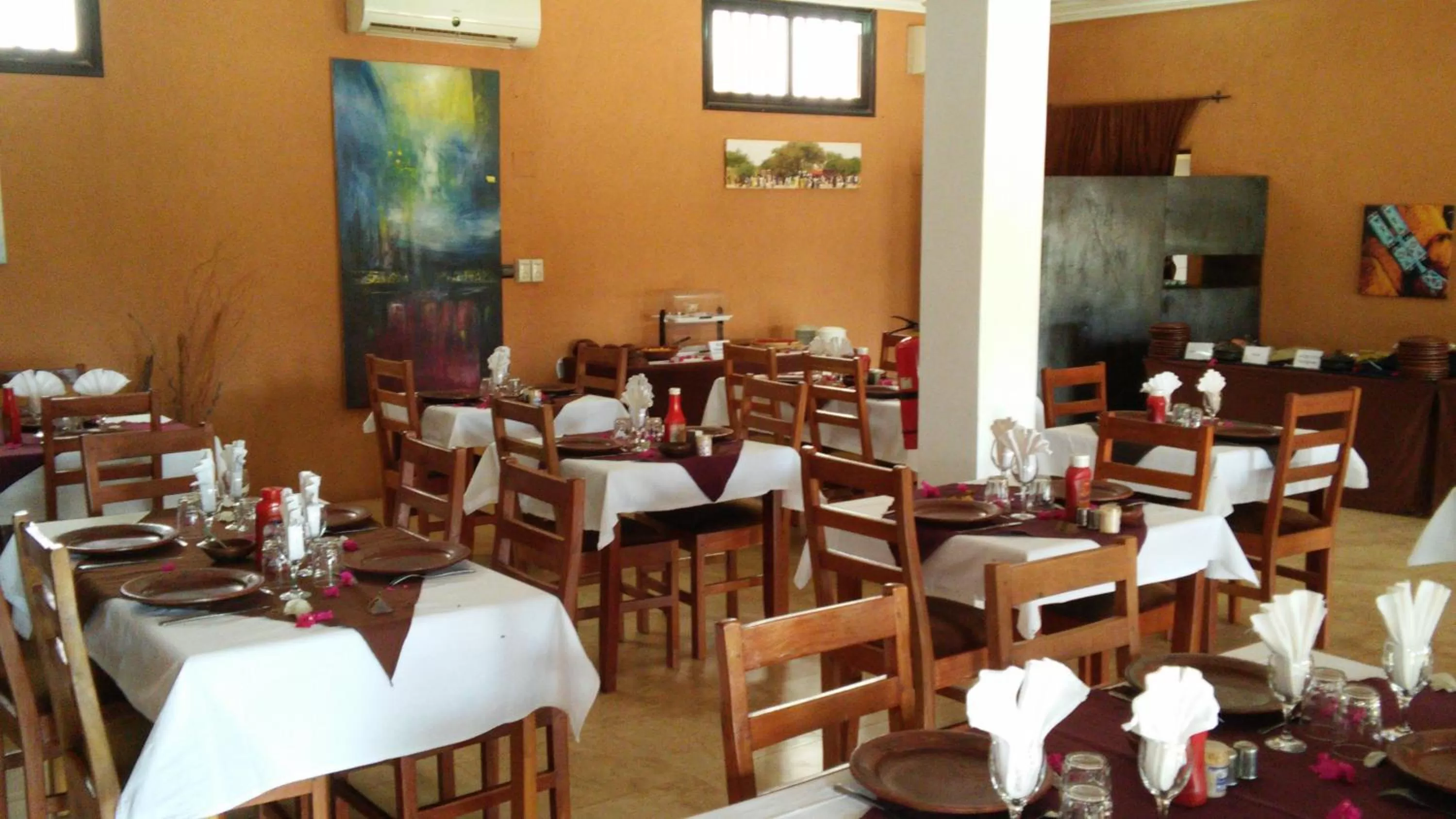 Restaurant/places to eat in Le Grand Calao