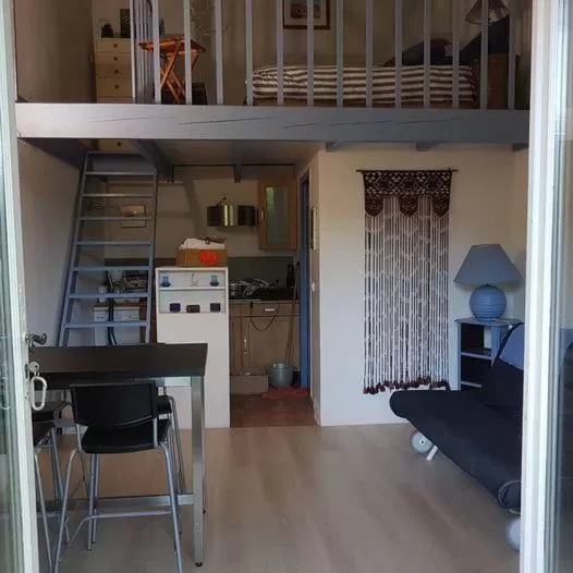 Kitchen or kitchenette in Chambres d'Hôtes Aux Tournesols