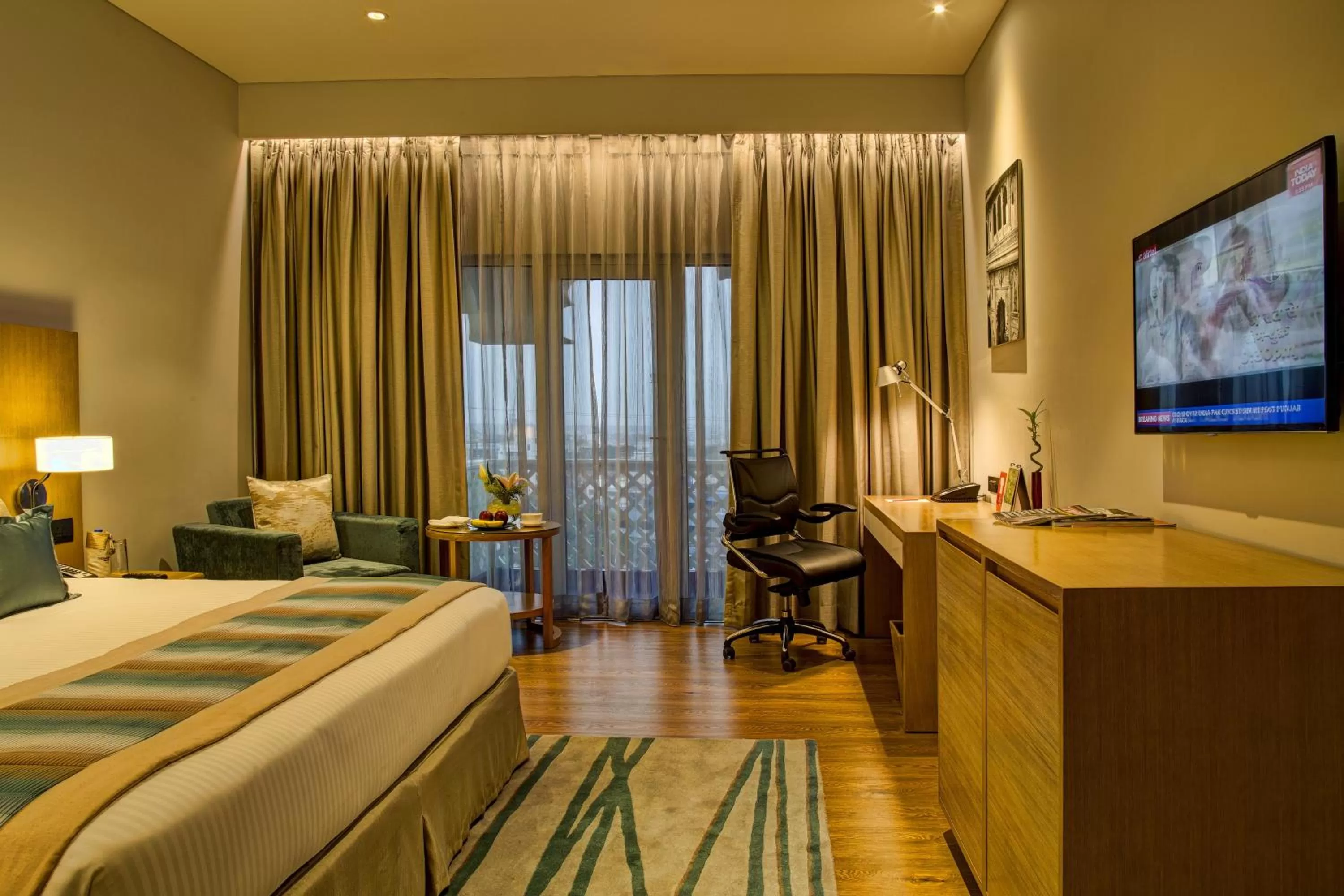 Photo of the whole room, Bed in Gateway Nashik