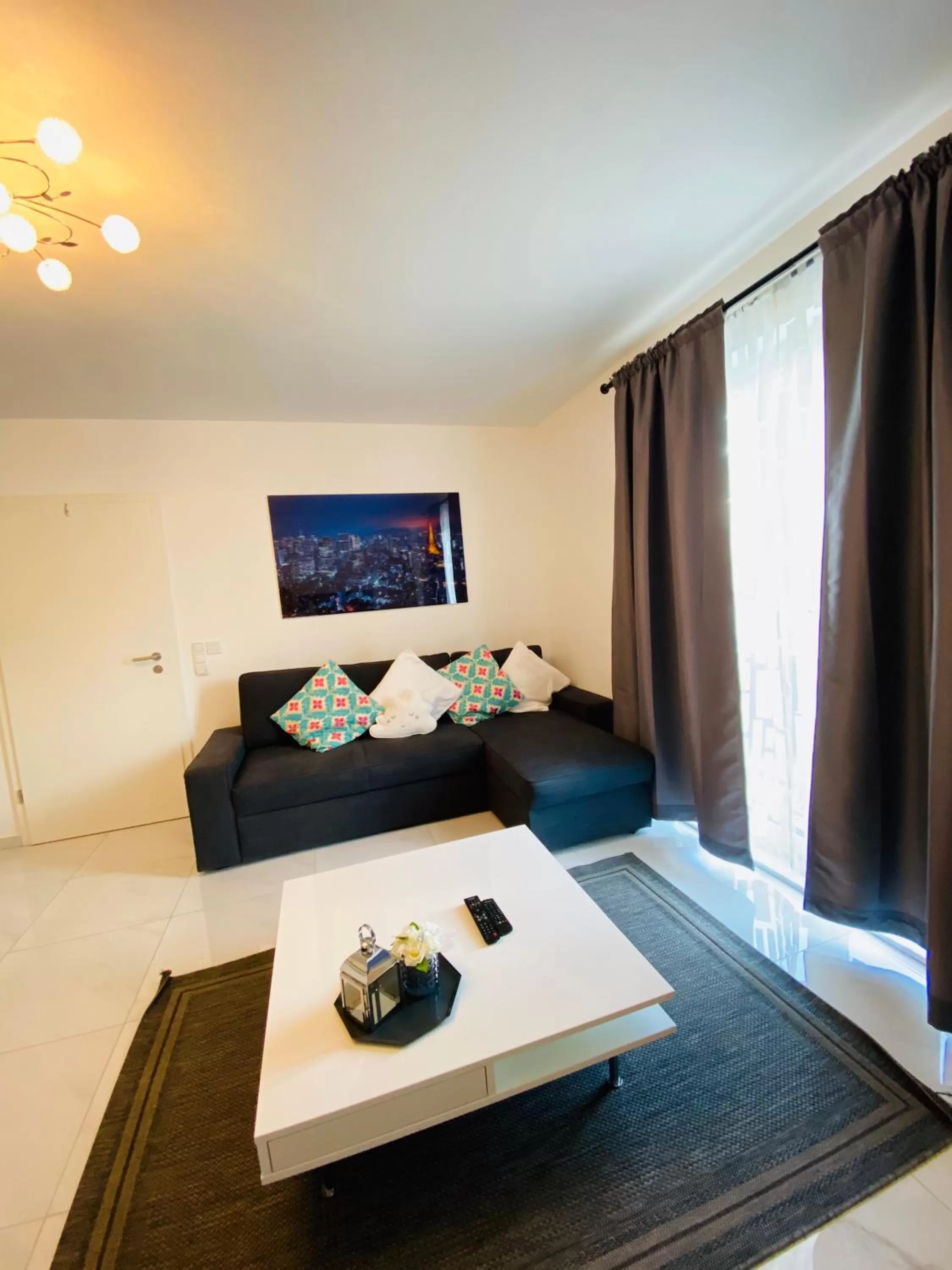 Living room, Bed in Moderne Wohnung im Rhein-Main-Gebiet