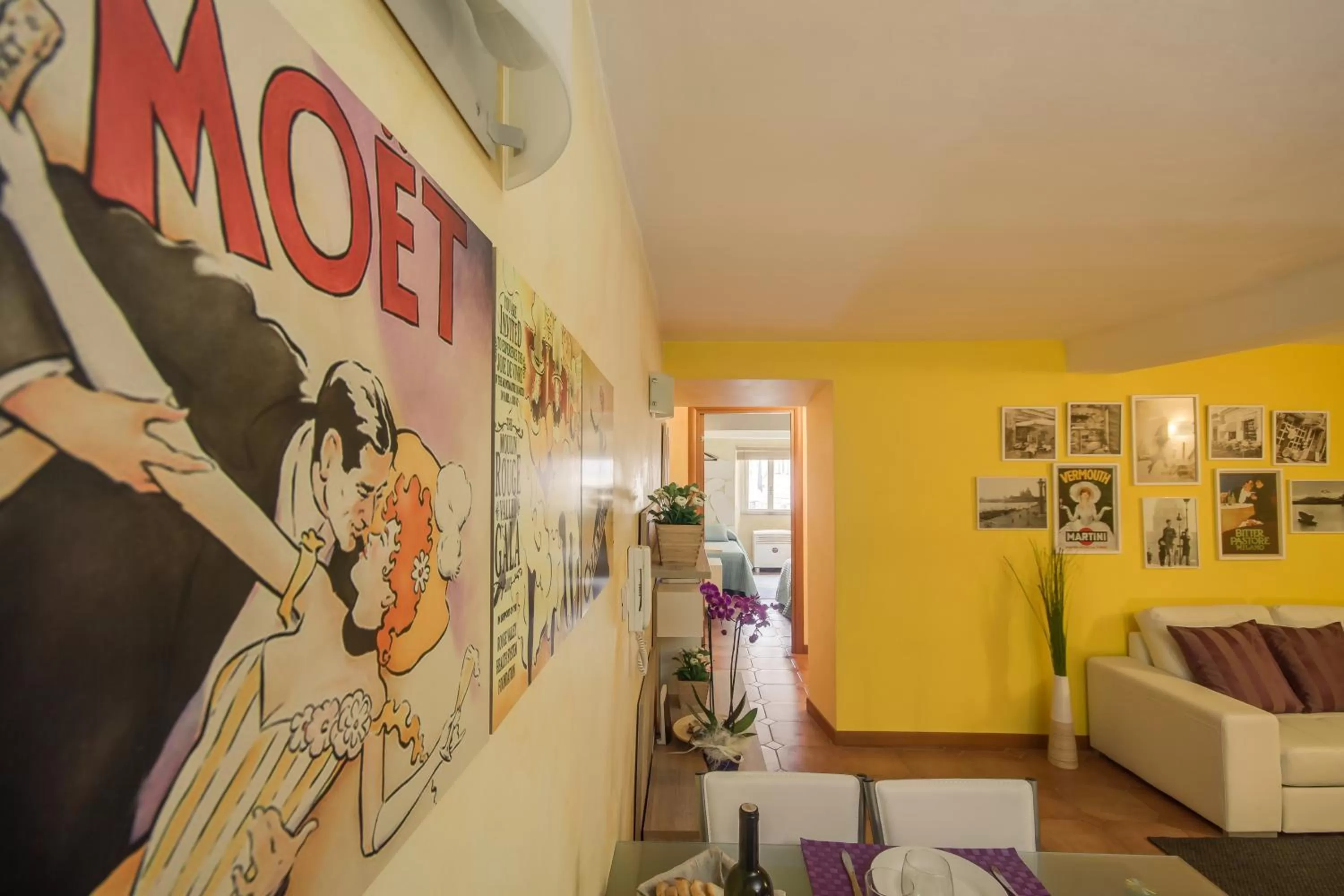 Decorative detail in Rome Kings Suite