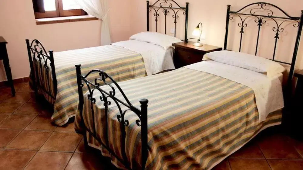 Twin Room with Private Bathroom in B&B Mela Twin Room with Private Bathroom in B&B Mela