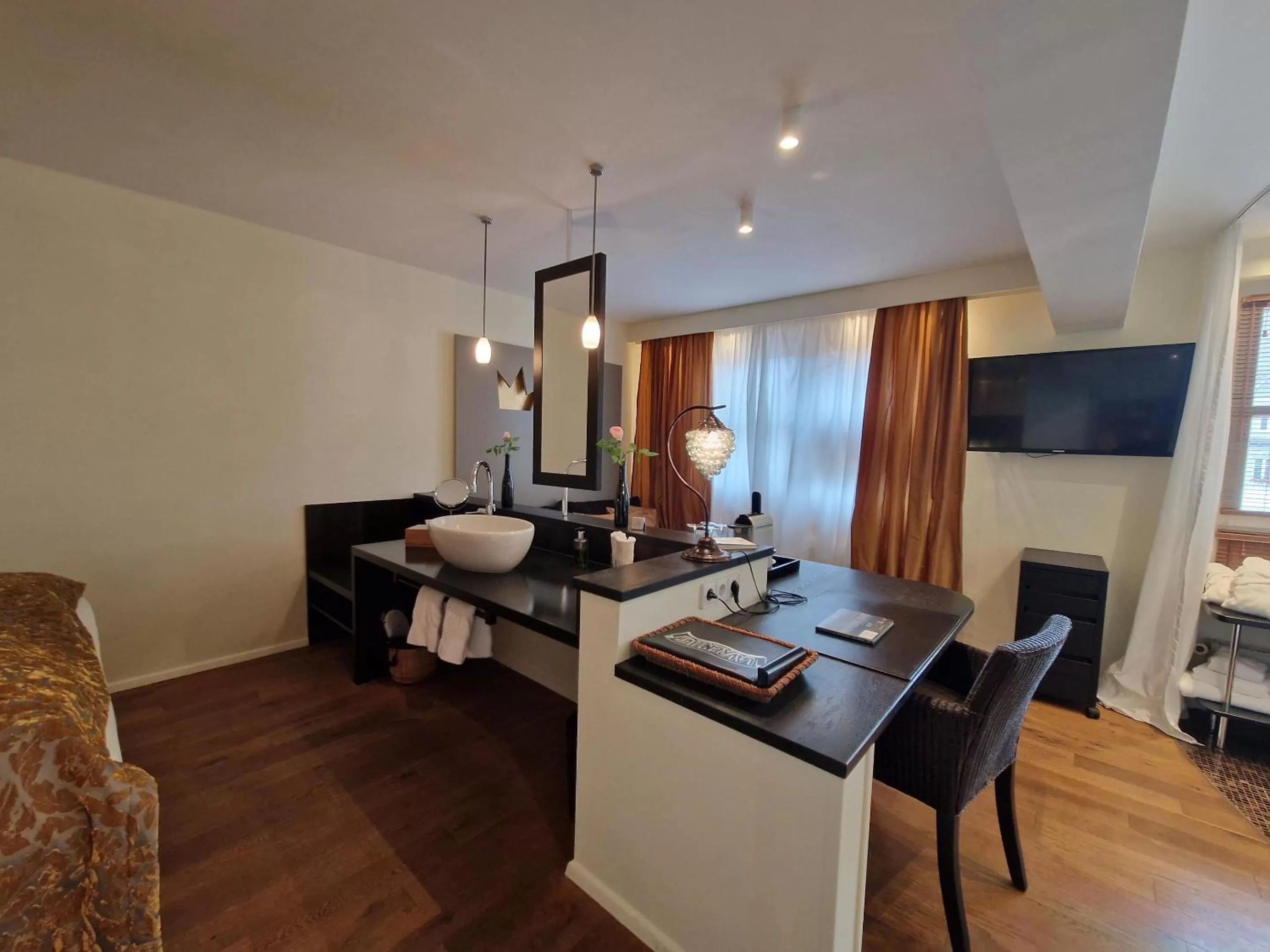 TV and multimedia, TV/Entertainment Center in Laurentius Boutique-Hotel & Restaurant