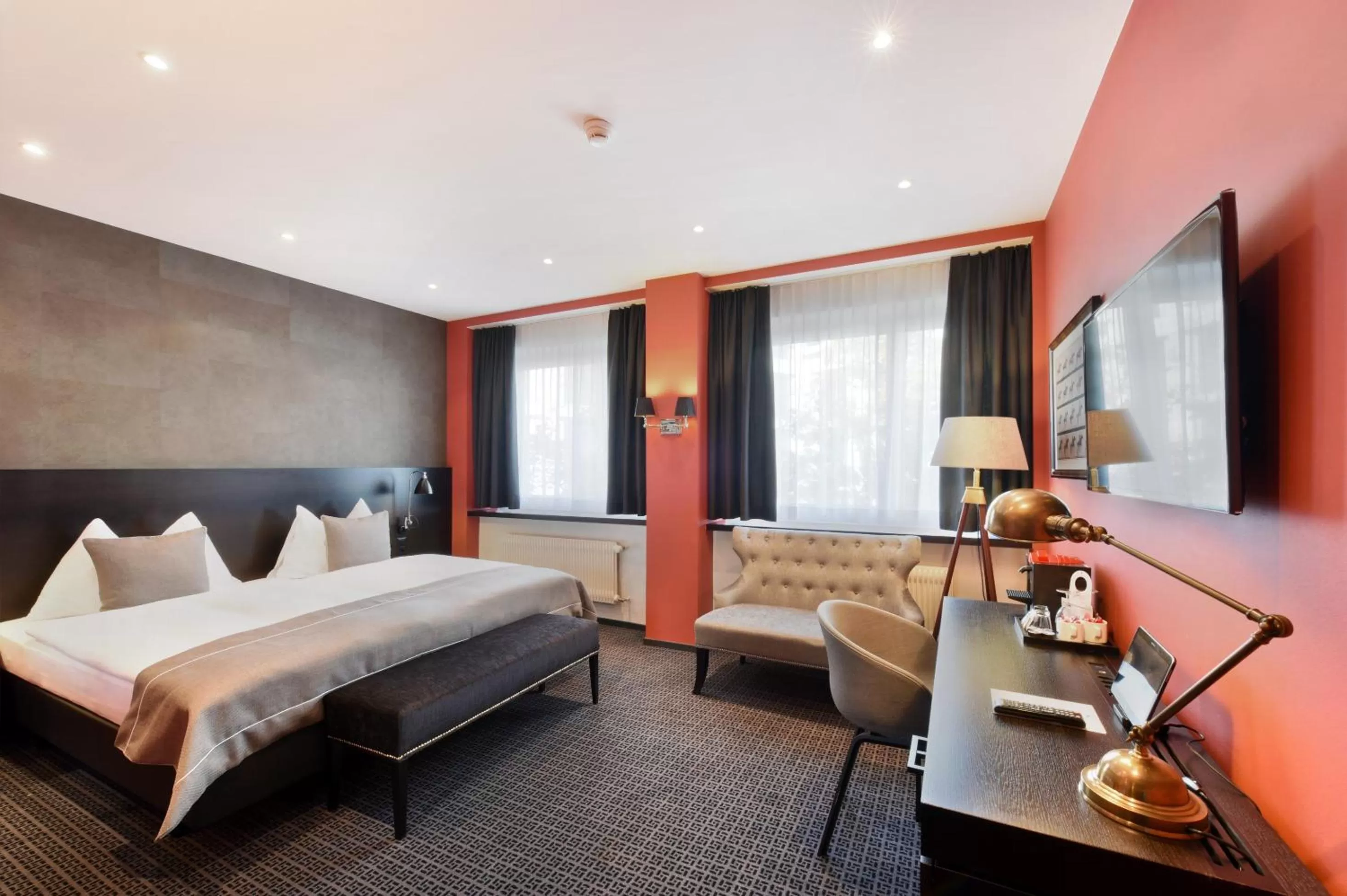 Photo of the whole room, Bed in Hotel City Zürich Design & Lifestyle