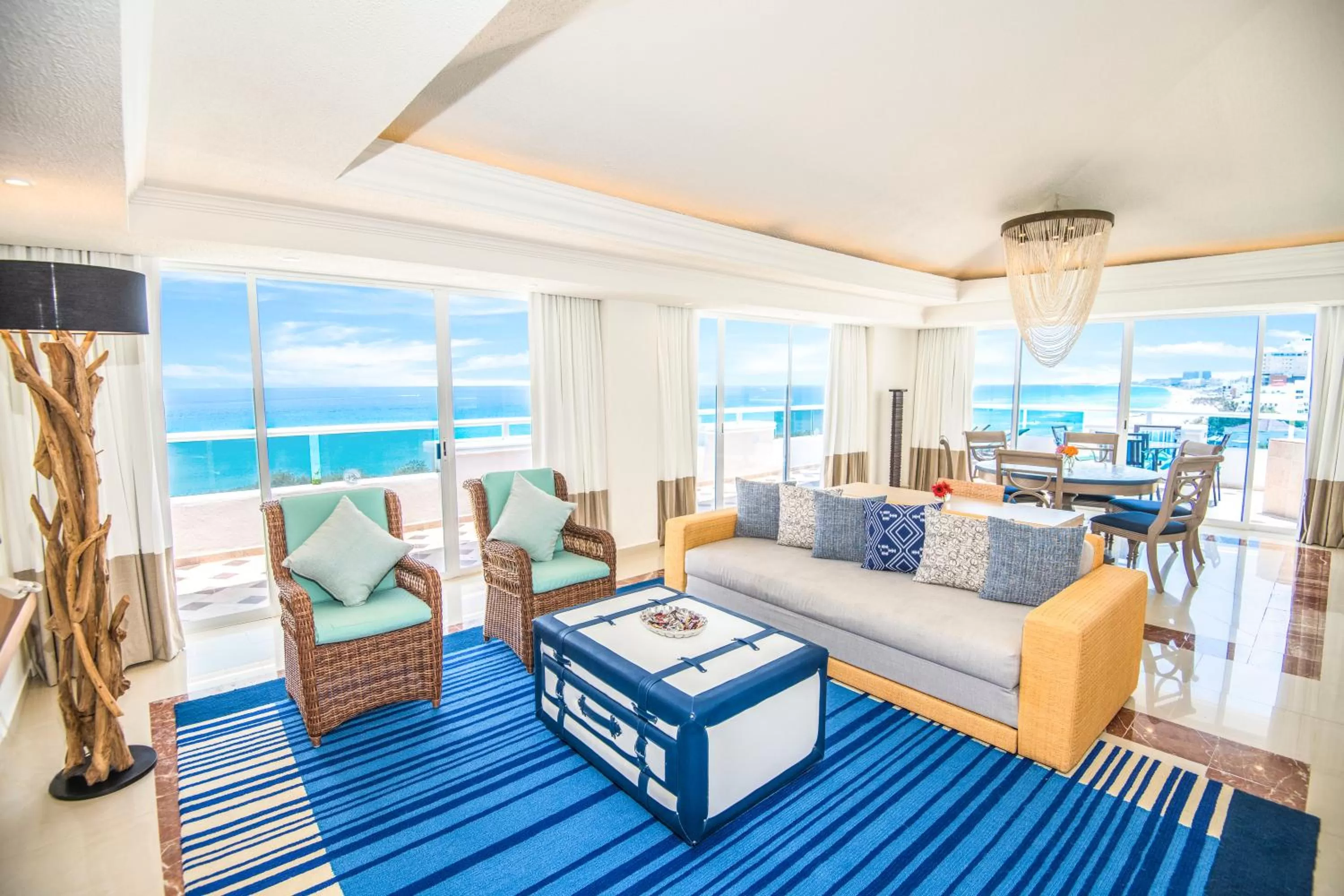 TV and multimedia in Sunscape Cancun All-Inclusive Resort & Spa by Hyatt