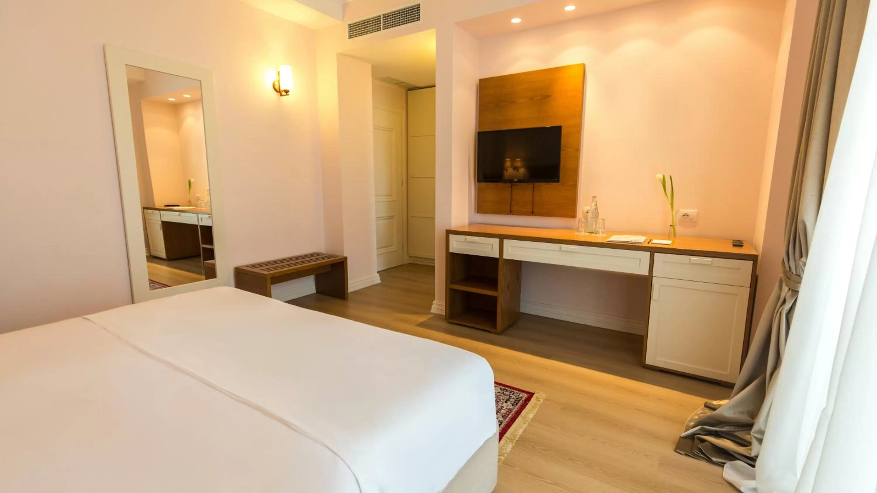 Bed in Royal Hill Hotel