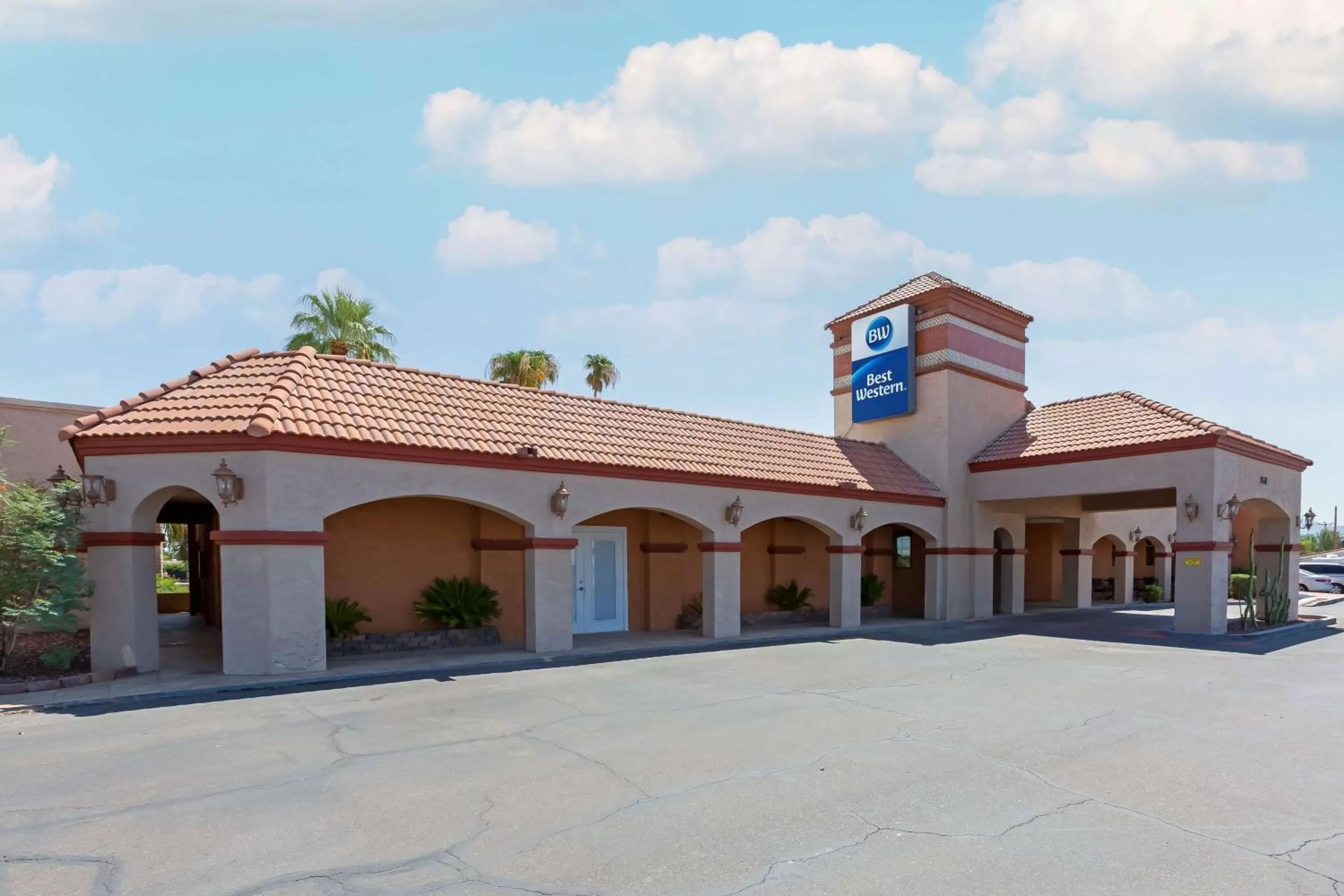 Property building in Best Western Phoenix Goodyear Inn