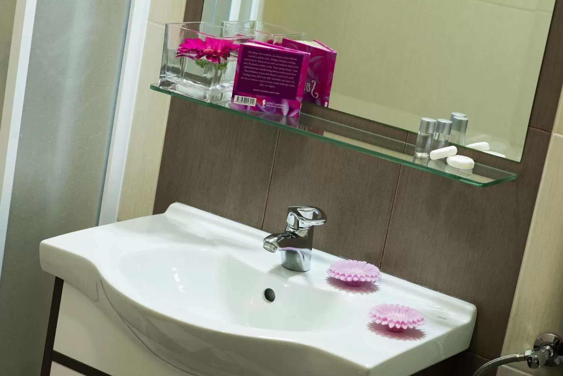 Bathroom in Garni Hotel Central Lux