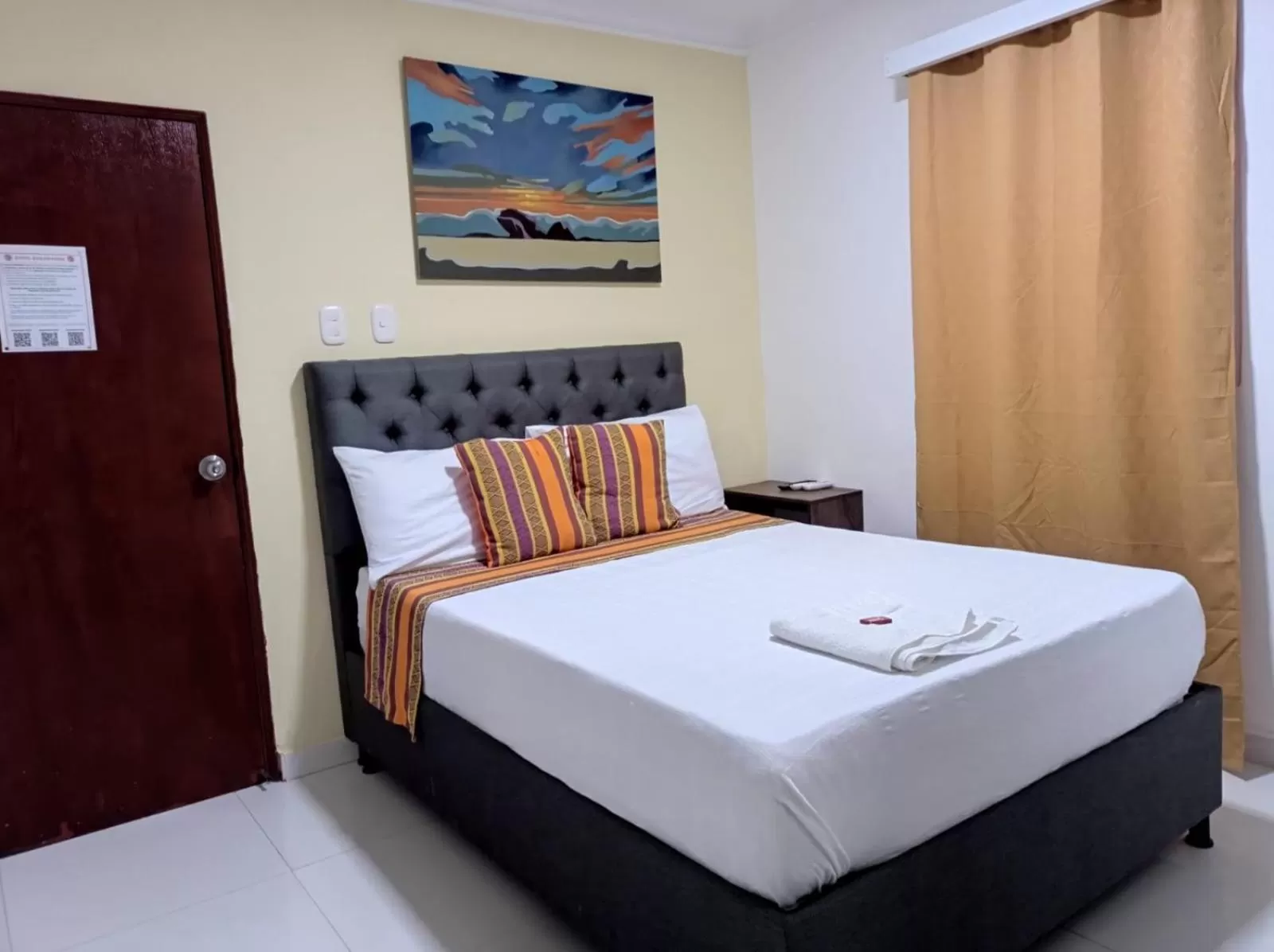 Bed in ANAJIRAWAA HOTEL