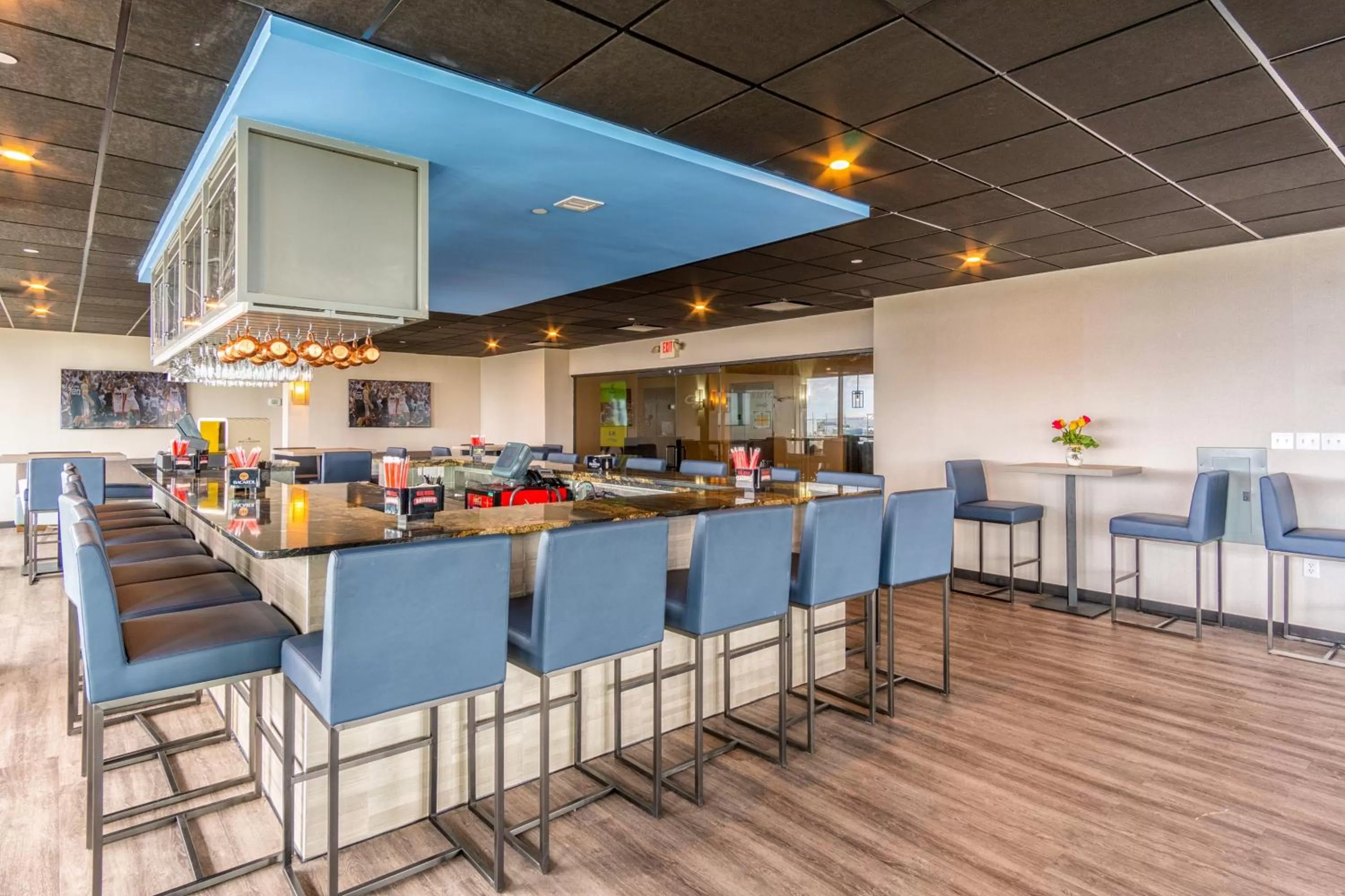 Lounge or bar in Holiday Inn Miami International Airport by IHG